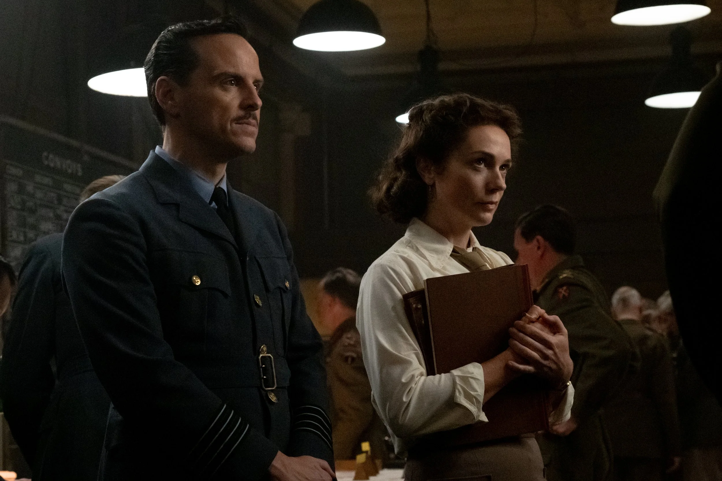  Andrew Scott as Captain James Stagg and Kerry Condon as Captain Kay Summersby in  Pressure . • Photo Credit: Alex Bailey/Focus Features/StudioCanal 