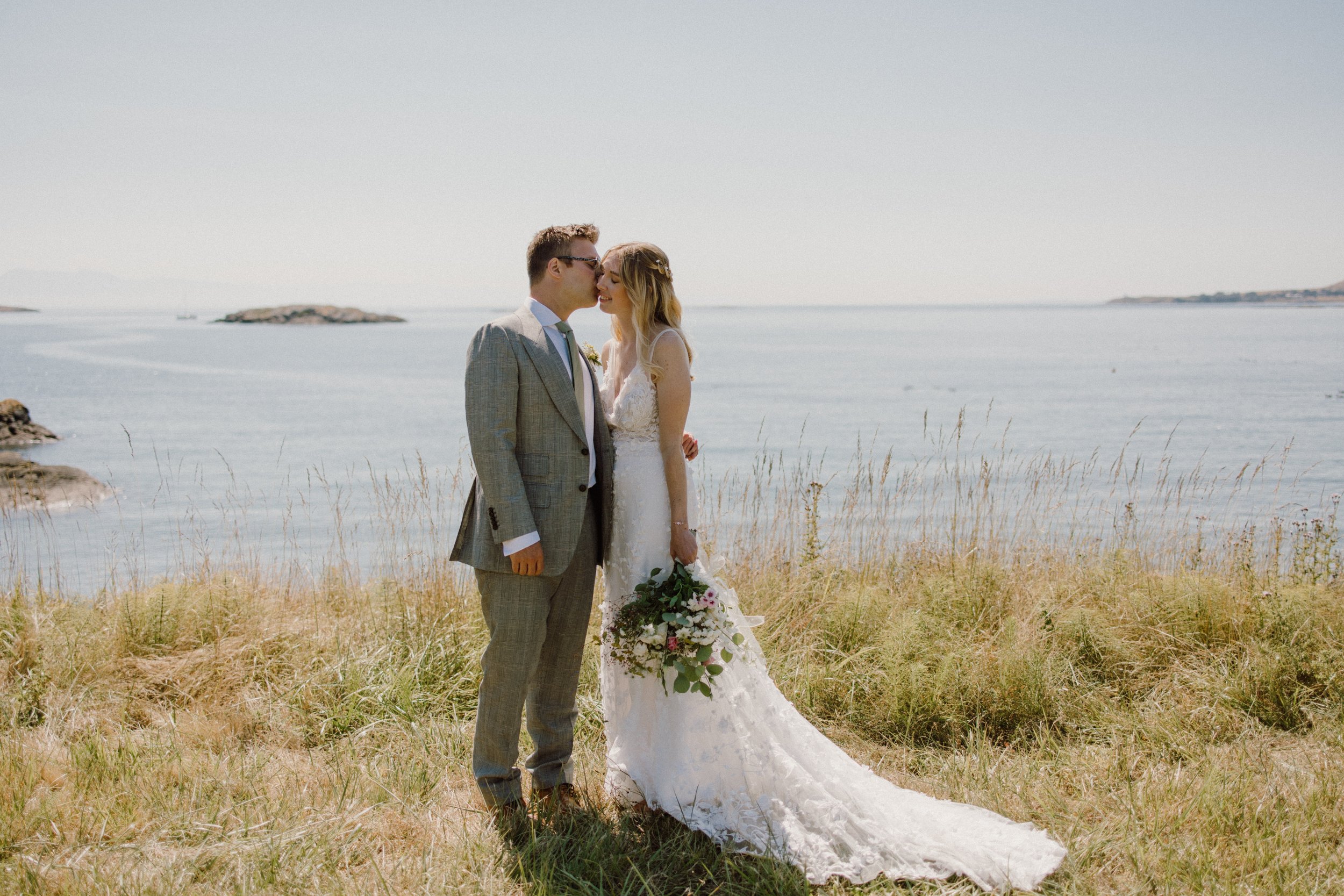 Soft Romantic Island Wedding — Émerveillé Events