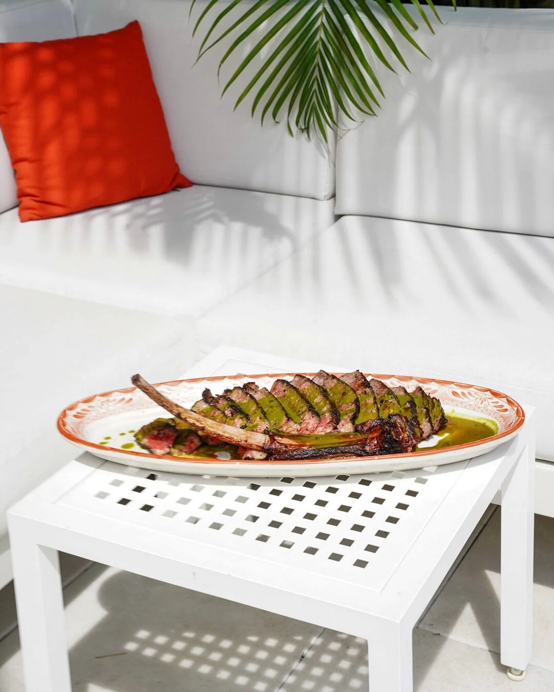 Would you eat steak poolside? 🤭​​​​​​​​
shot for @hotelhaya