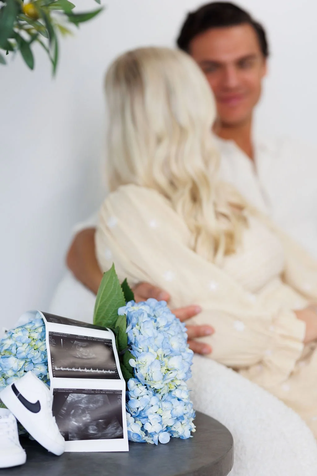 Pregnancy announcement photos