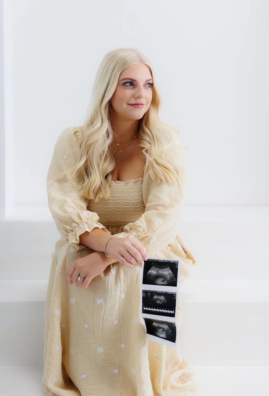 Pregnancy announcement photos