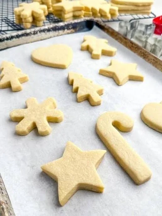are you ready for family cookie fun?? want to enjoy the decorating fun without the work of baking?? 
I&rsquo;ve got you covered! one dozen delicious + naked christmas cookies - just $25

place your orders by 12/12!!