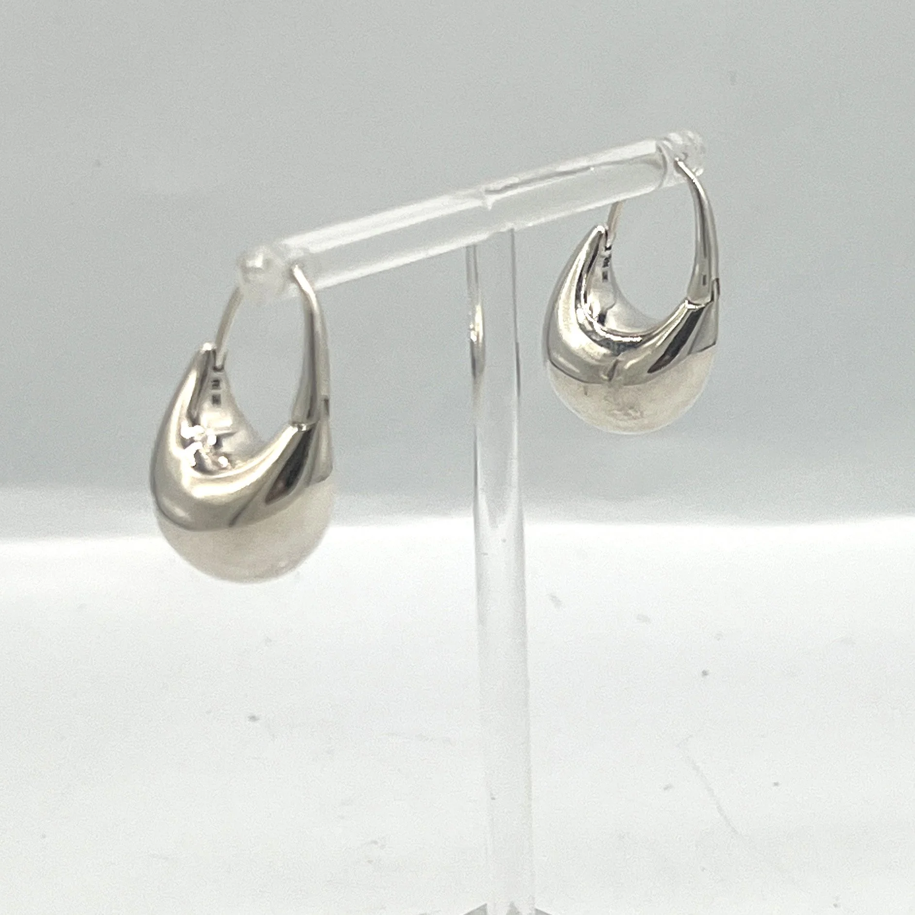 EBONNY MUNRO Belle Earrings