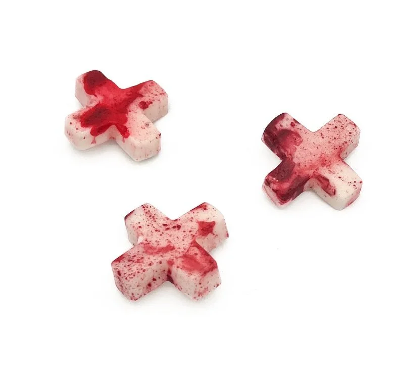 DR. DAUGHTER Bloody Cross Pin