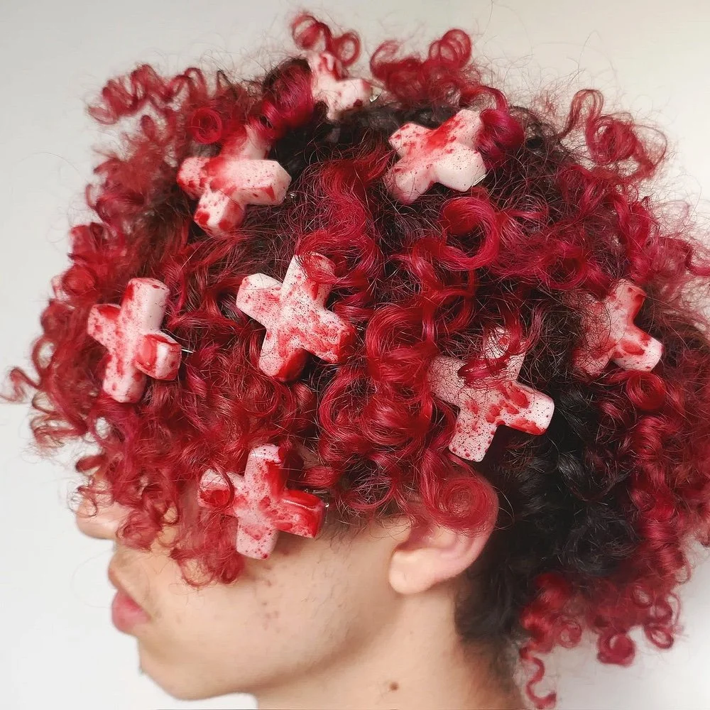 DR. DAUGHTER Bloody Cross Clip