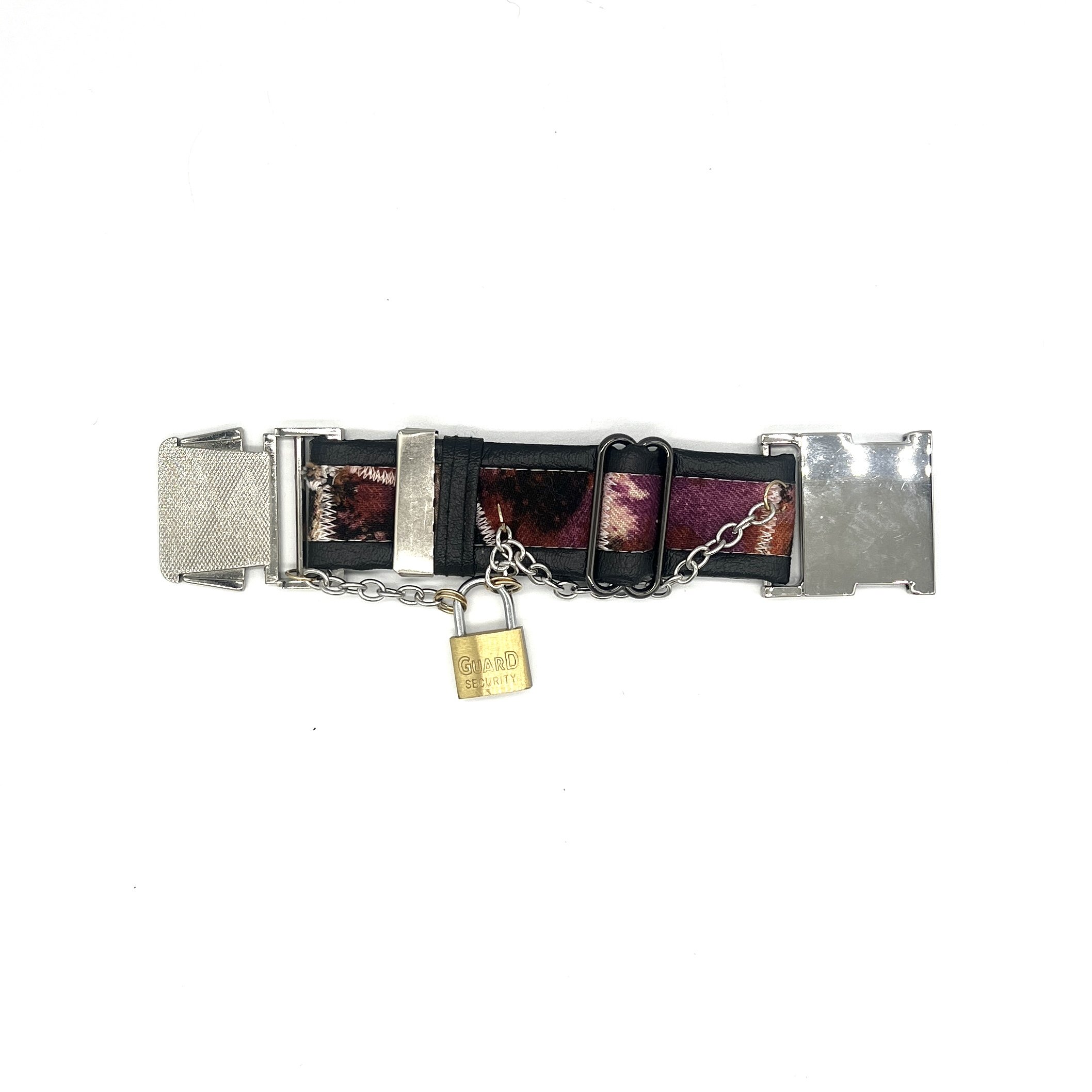 HVY WTHR Chain Lock Cuff