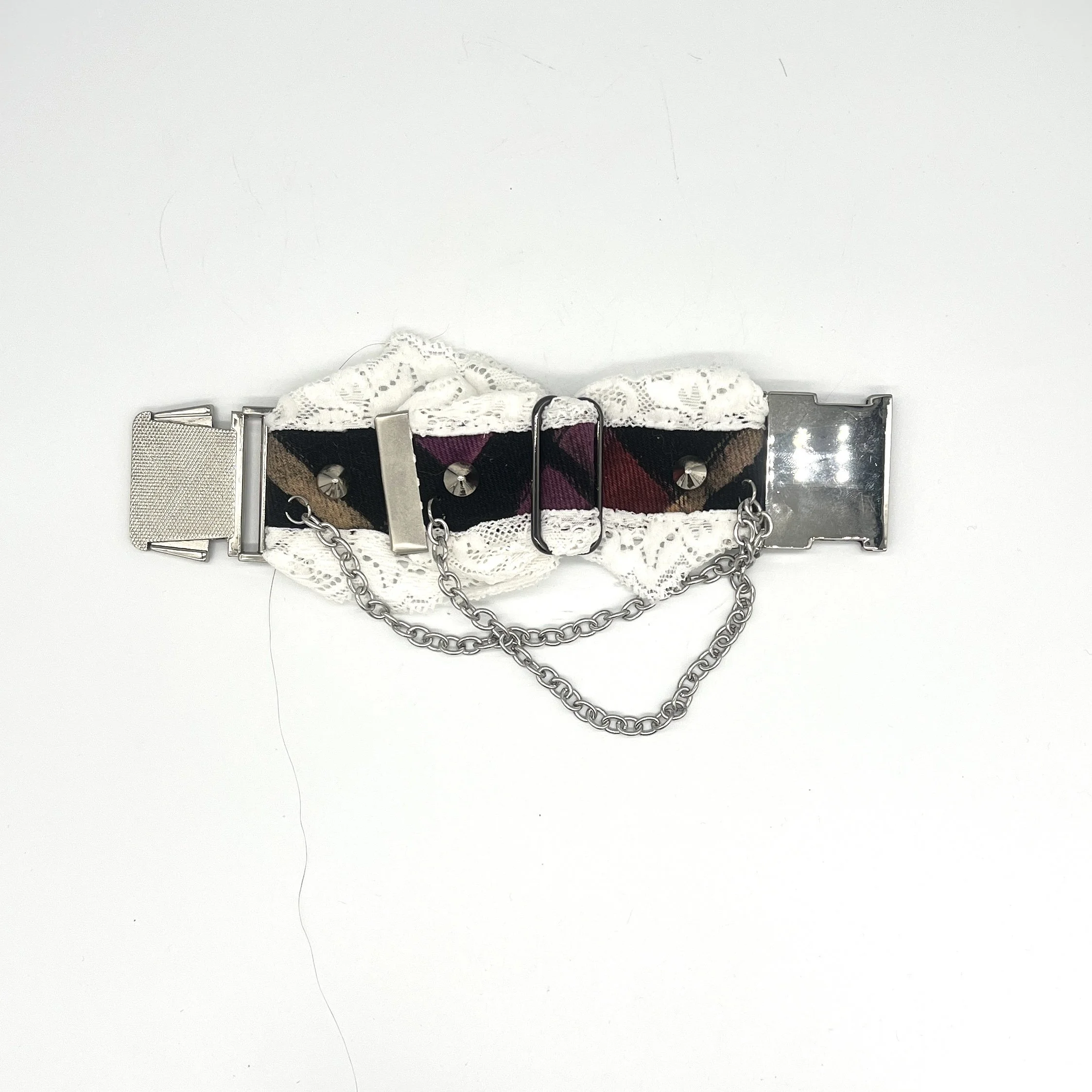 HVY WTHR Lace Trim Chain Cuff