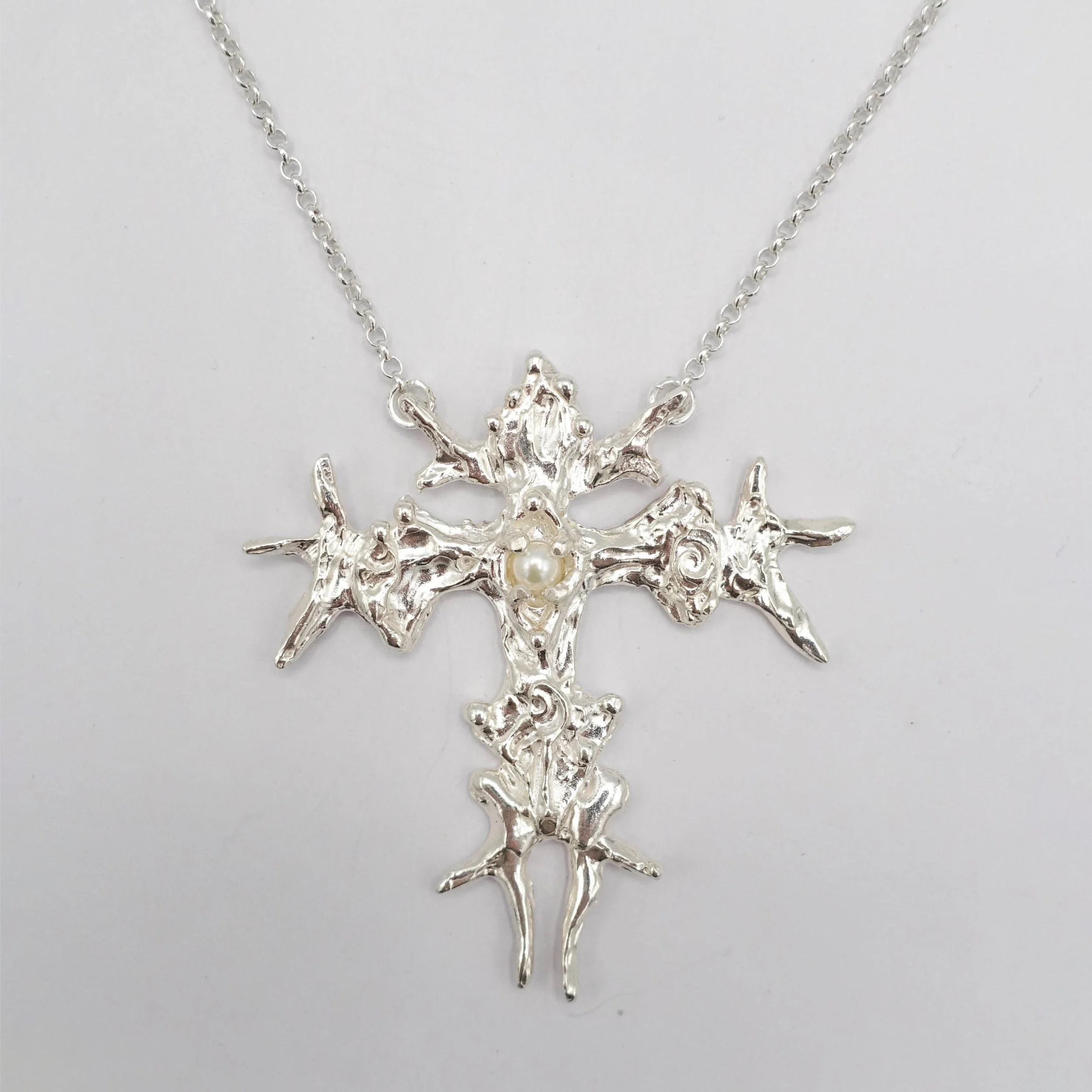 HARLOT HANDS Europa Necklace