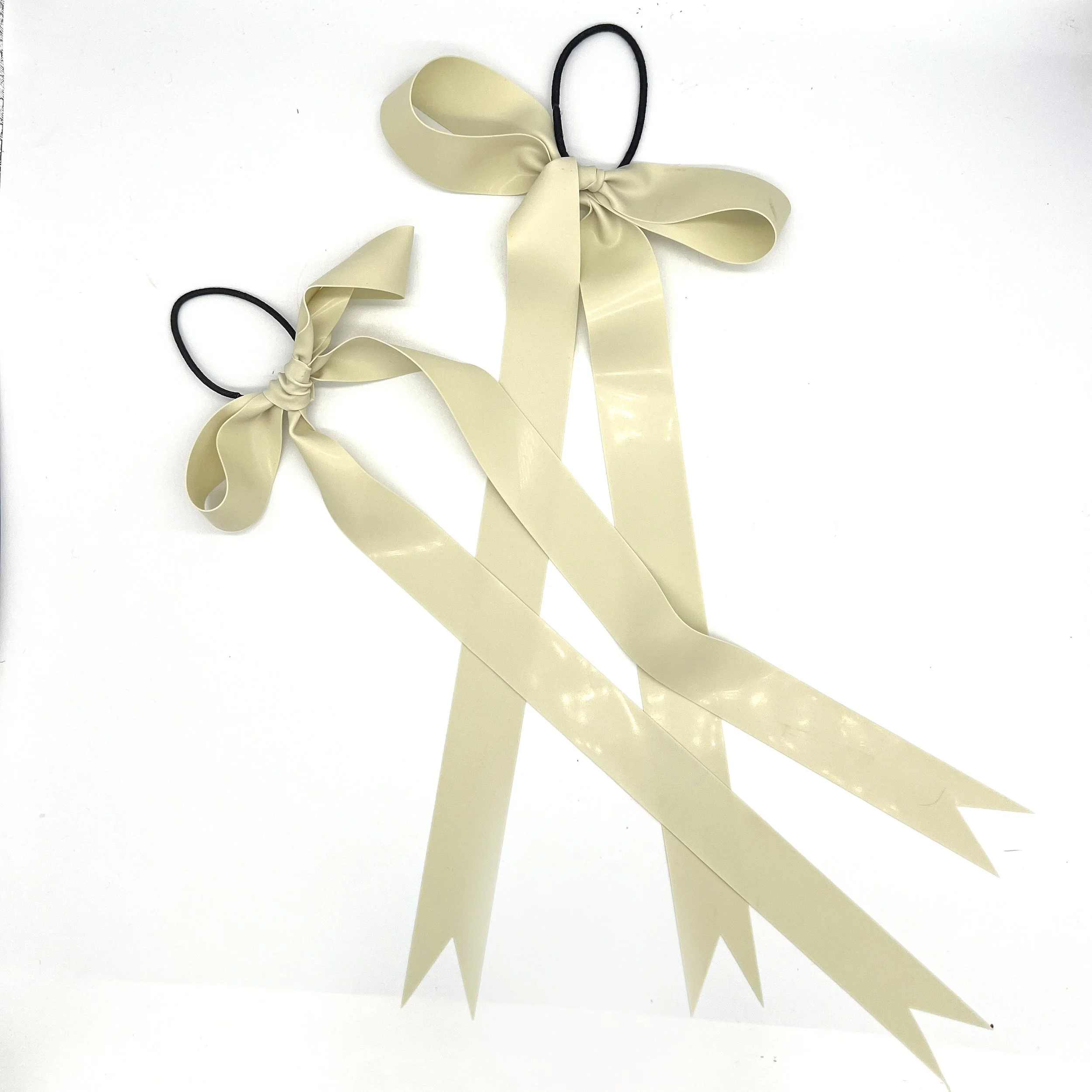 FINLEY'S HOUSE Bone Latex Hair Bows