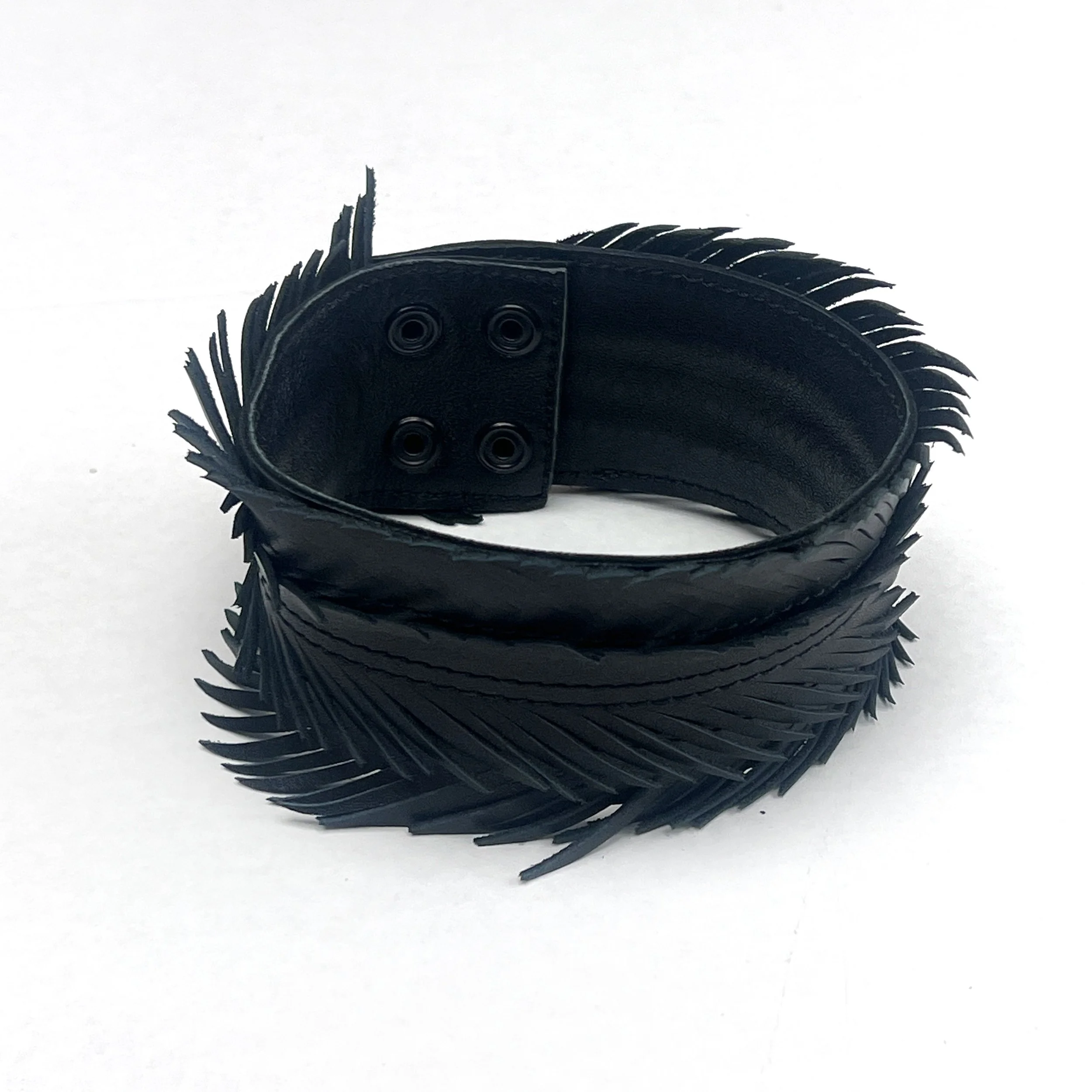 ORIENS Leather Feather Collar