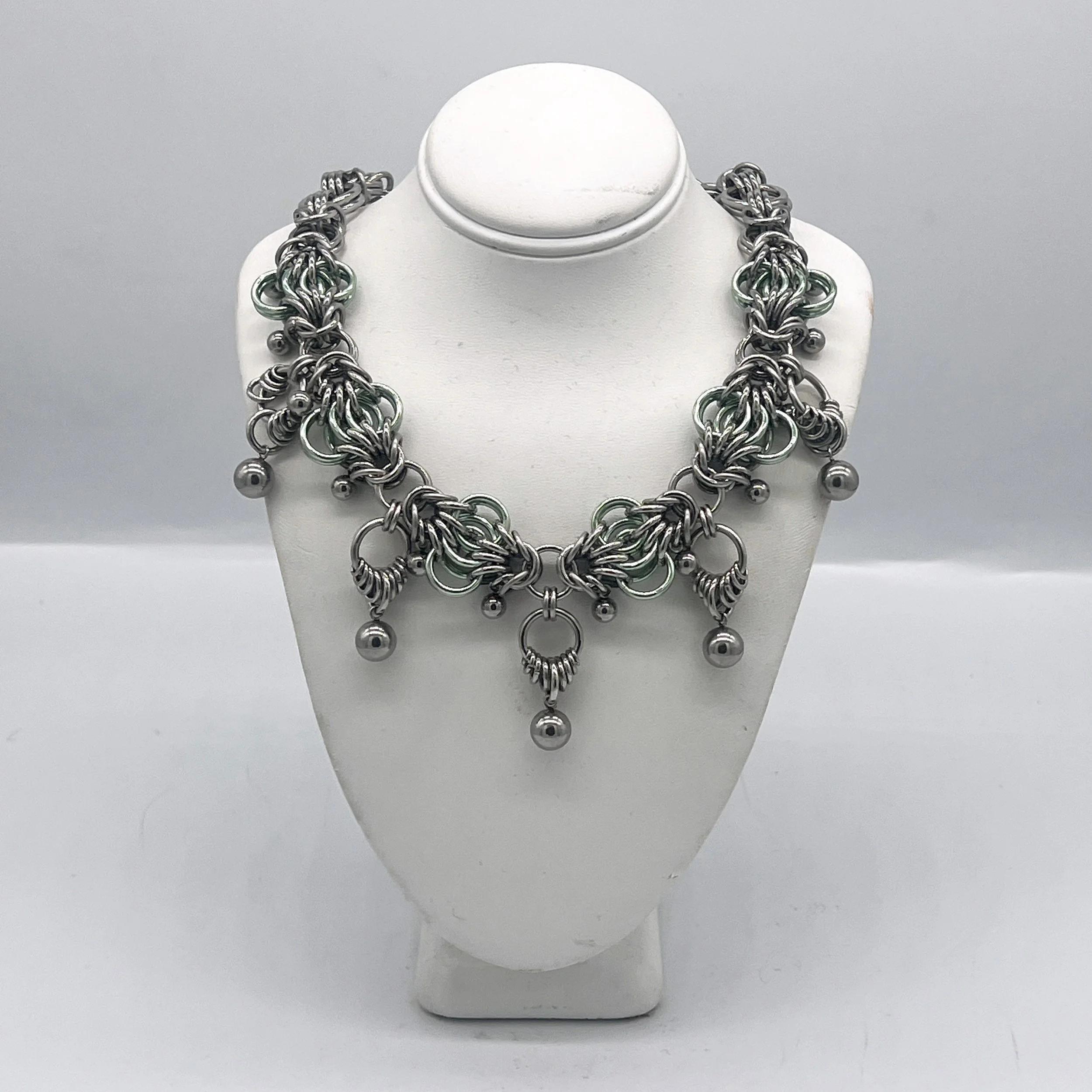 SWORDHEARTED Green Dewdrop Necklace