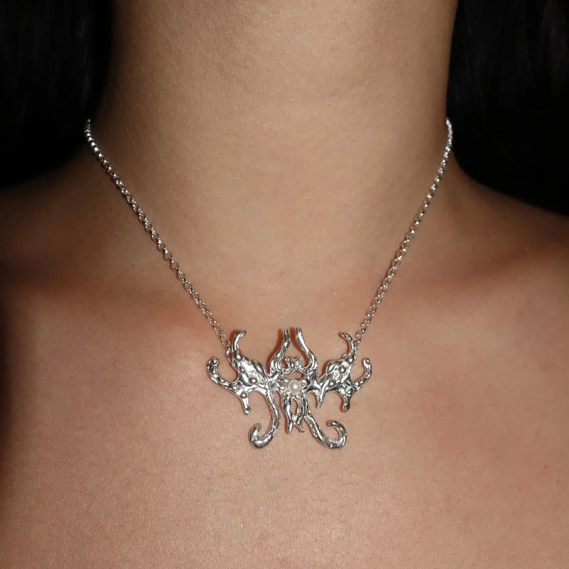 HARLOT HANDS Althea Pendant