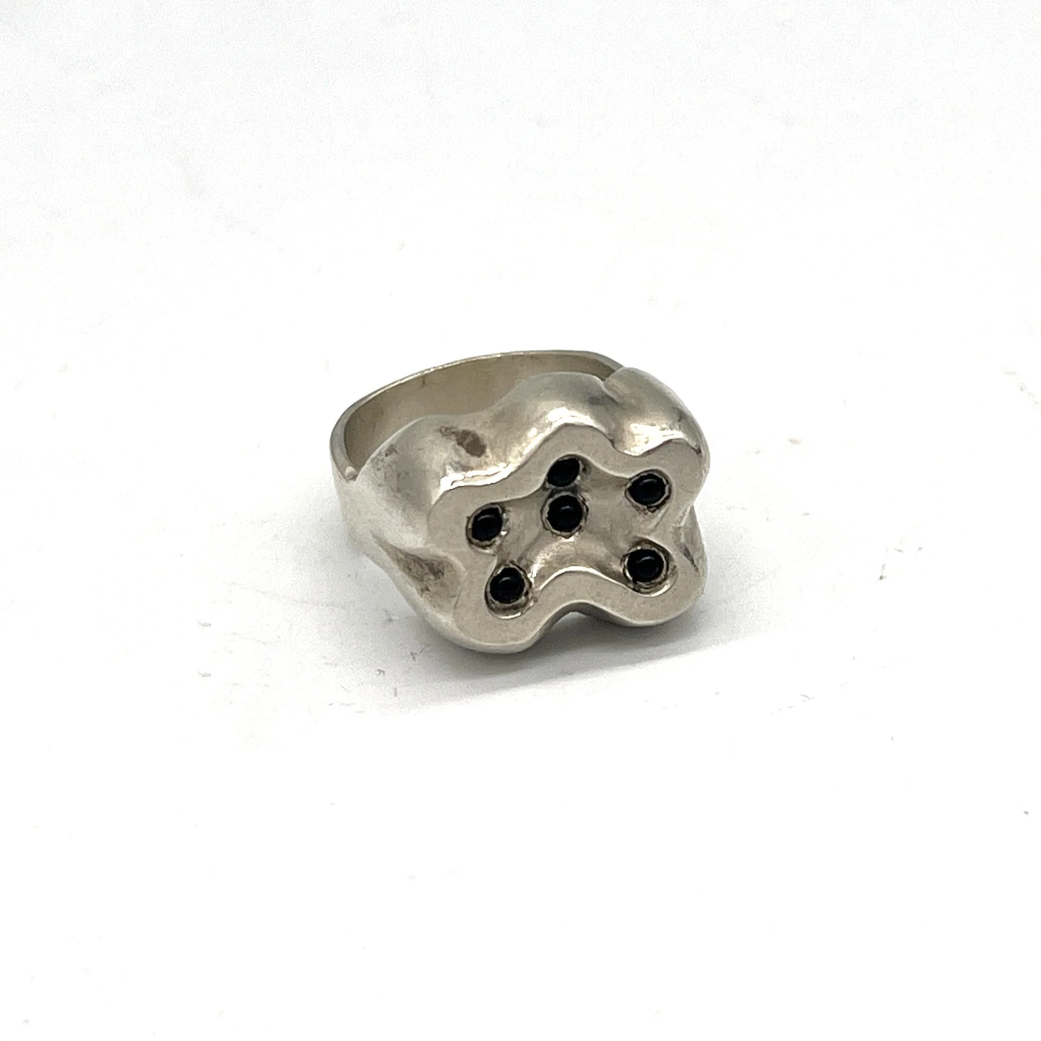 POND IN THE FISH Onyx Flower Samsi Ring