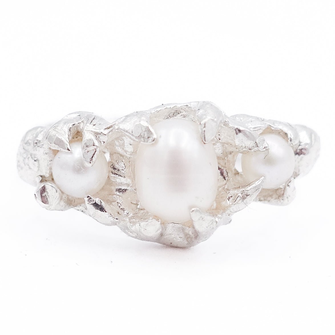 HARLOT HANDS Maeve Ring