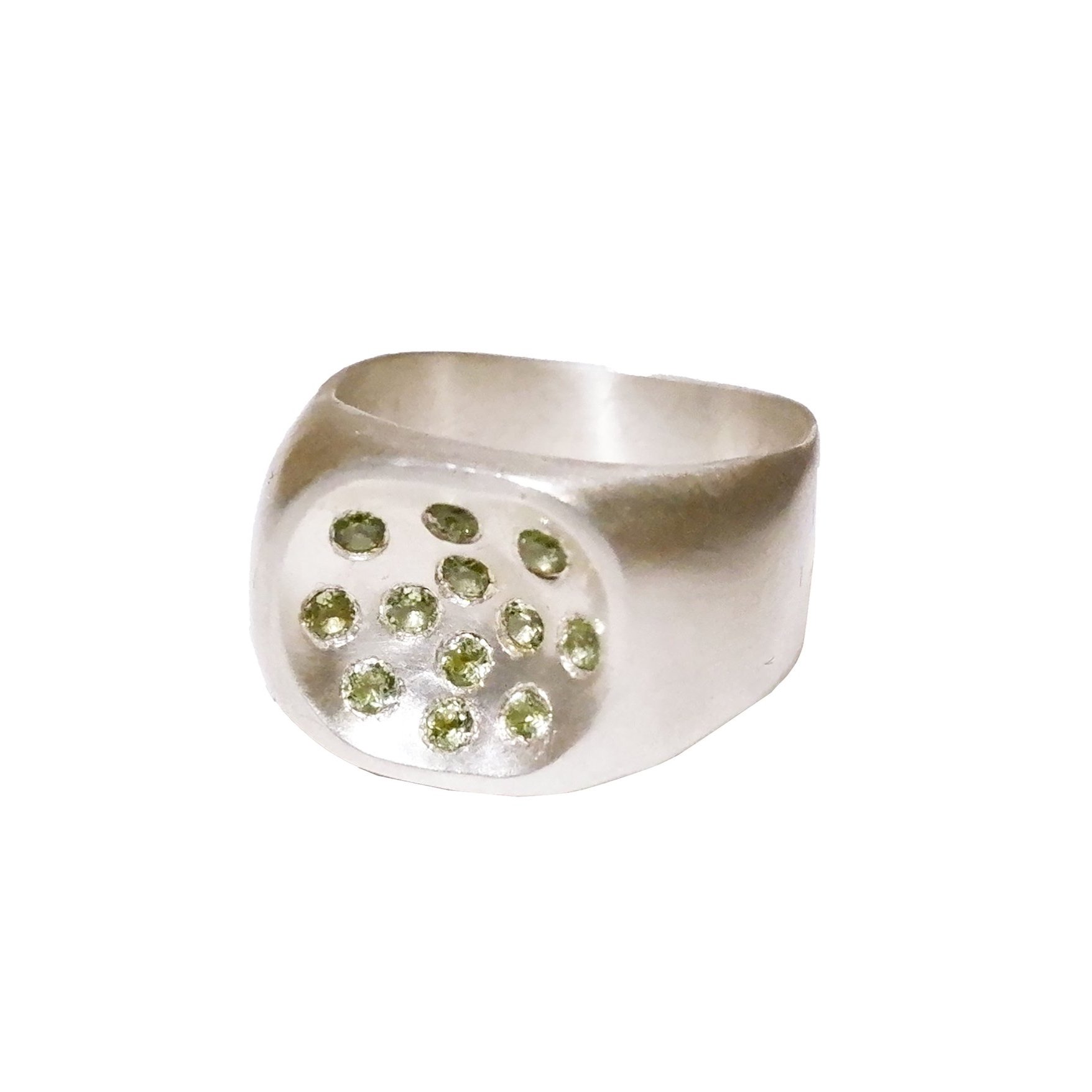 POND IN THE FISH Peridot Samsi Ring