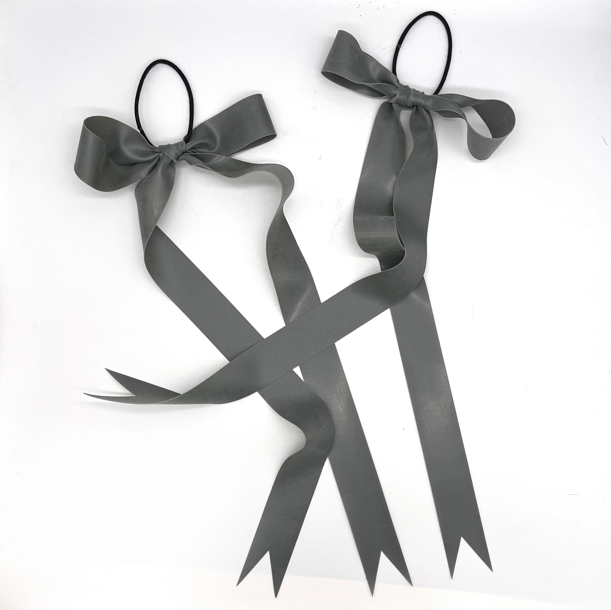 FINLEY'S HOUSE Silver Latex Hair Bows
