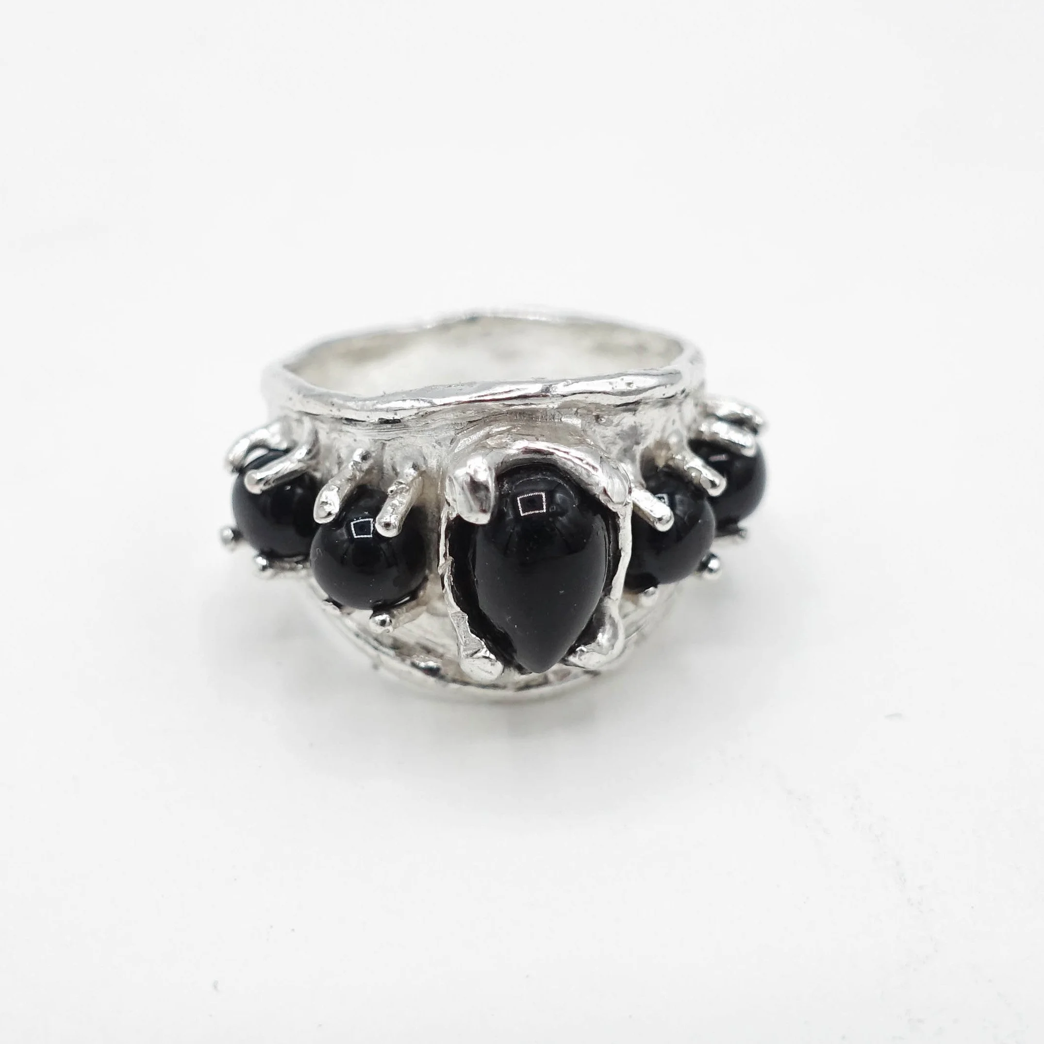 HARLOT HANDS Elizabeth Ring