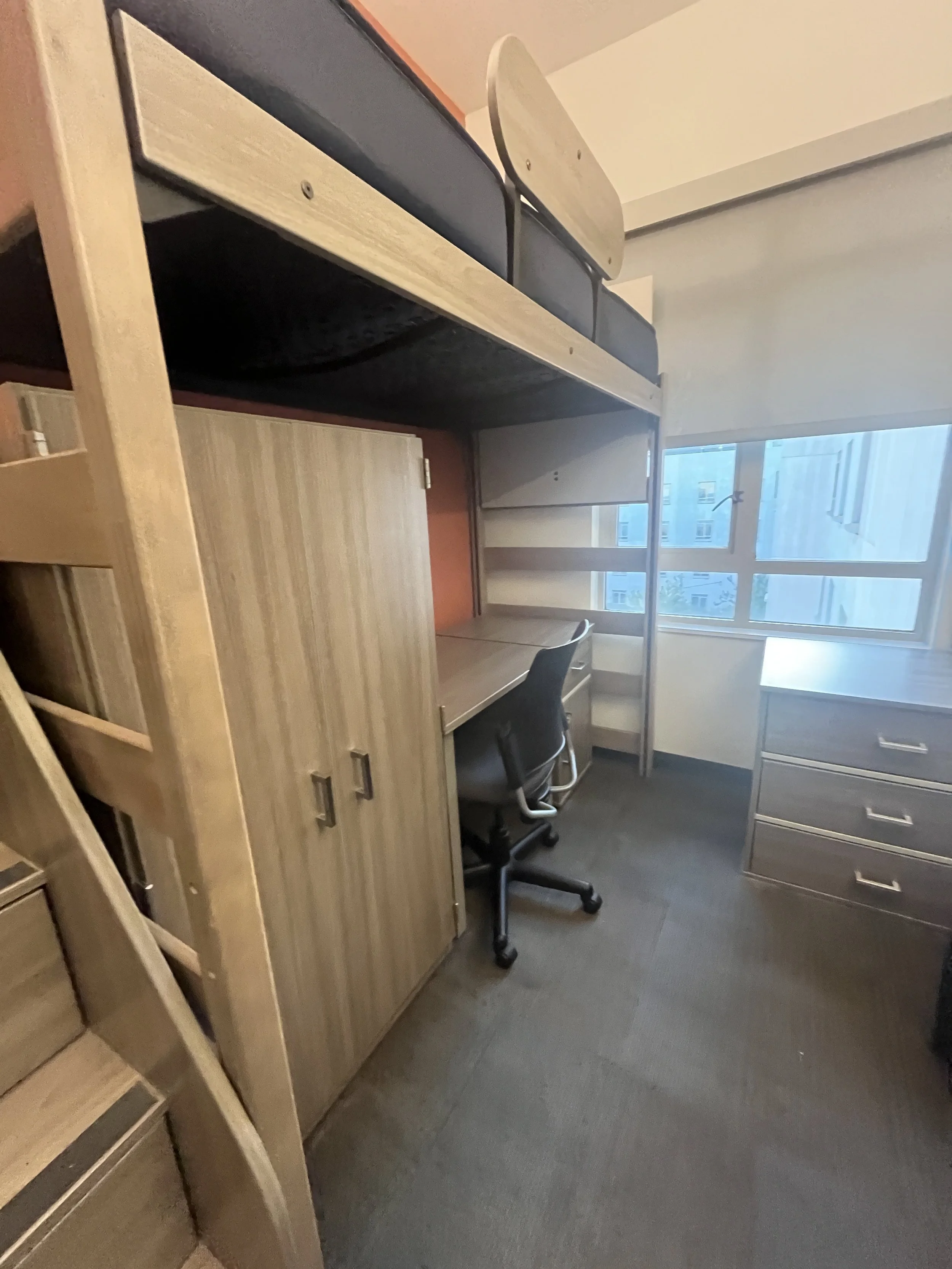 Designing a Dorm Room That Promotes Calm and Focus