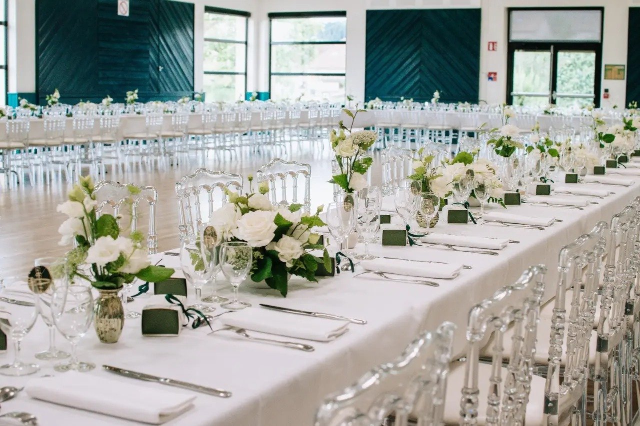 Table de mariage décorée.jpeg