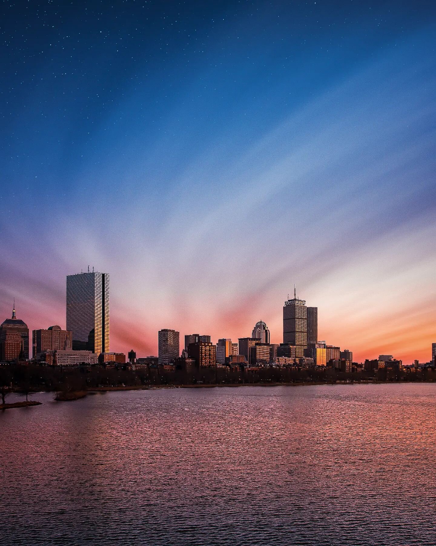 Same same but so different! Was nice being back in Boston, even if it was just for a few days. Spent my time meeting up with as many people as possible and strolling through my favourite neighborhoods (Beacon Hill and the Public Gardens), passing bac