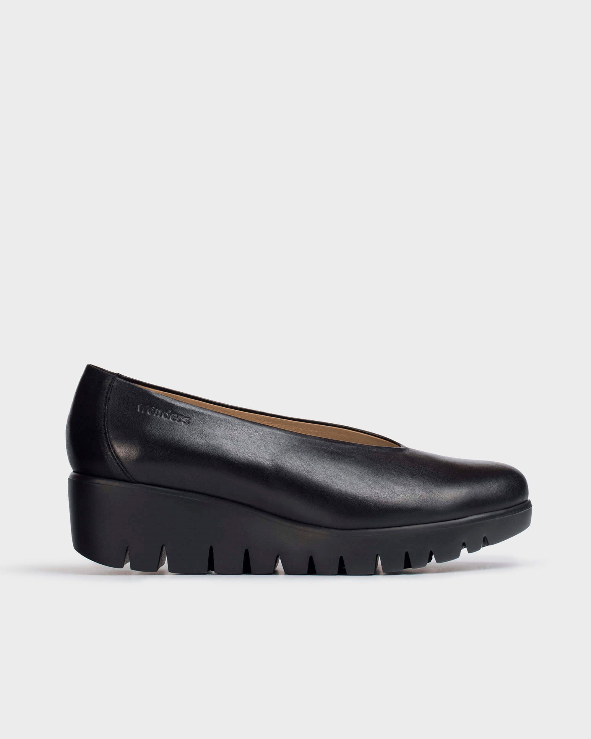 Wonders slip-on.jpg