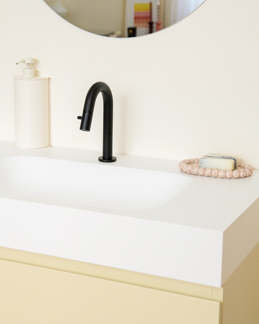 &Ccedil;a y est, c&rsquo;est en ligne 🎉
Notre collab avec @fontainedesign.fr  est officiellement lanc&eacute;e !

On vous pr&eacute;sente nos plans vasques en solid surface :
✨ Un design &eacute;pur&eacute;
💪 Une mati&egrave;re solide &amp; durable