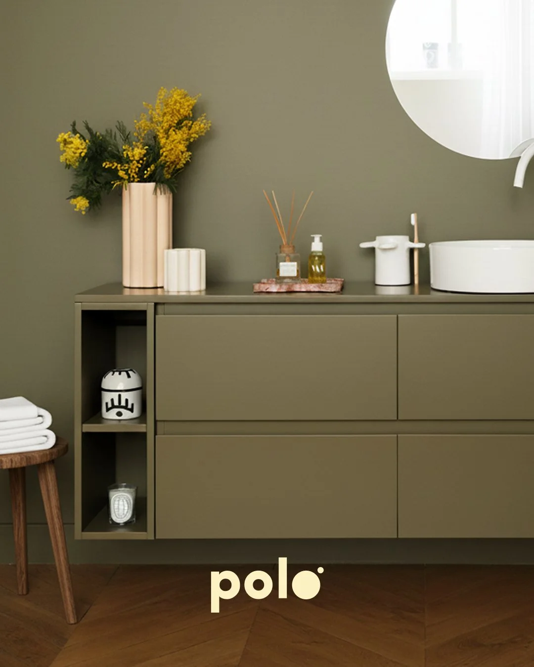 C&rsquo;est la saison du mimosa 🌼

Le combo jaune et kaki fonctionne toujours.

Et chez polopolo, on adore les compositions florales
qui viennent naturellement ajouter de la couleur.

#polopolo #marcokaki #salledebain #kaki #jaune #inspirationdeco #