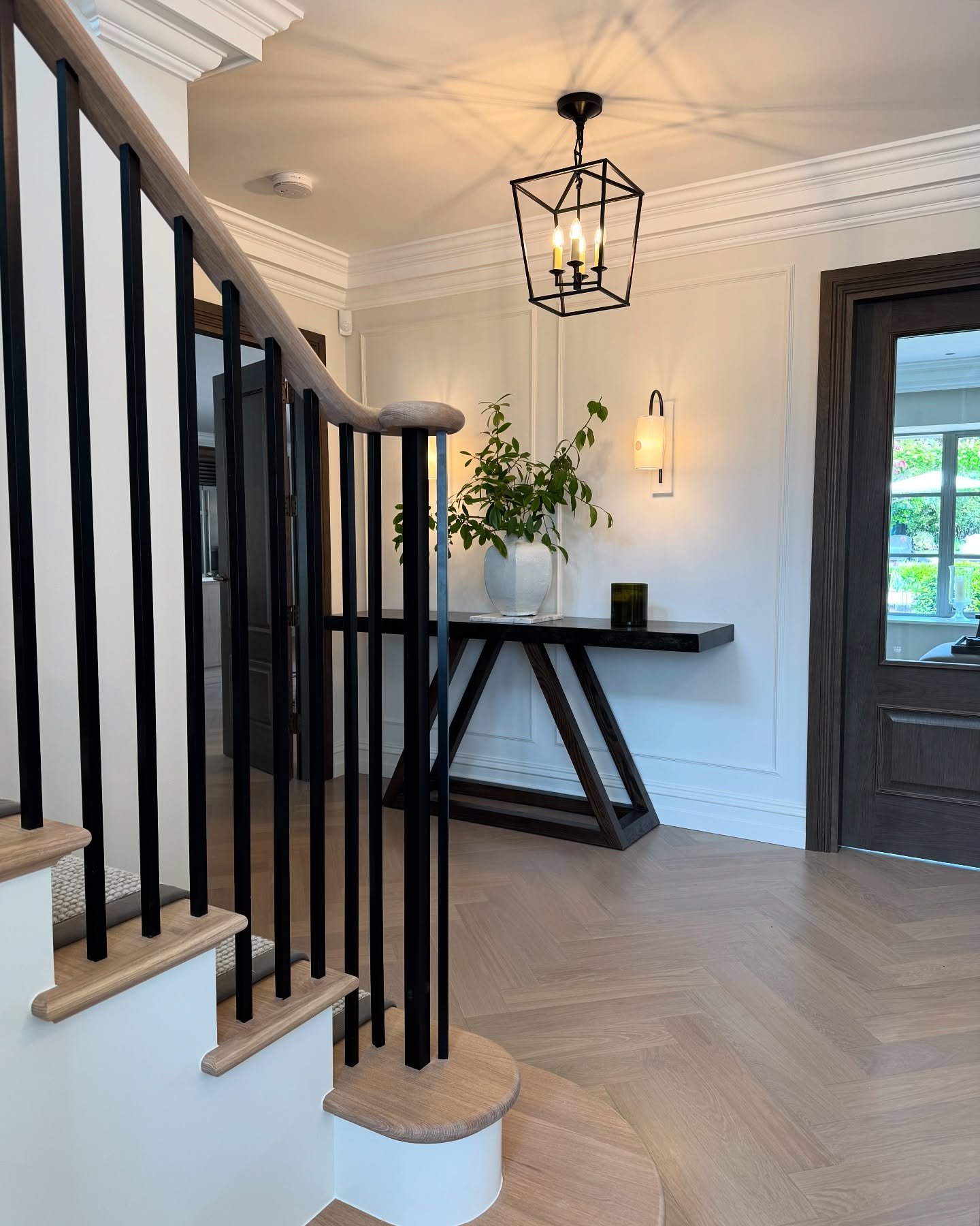 A few unofficial shots of our recently completed Roe House project ahead of the professional shoot in a couple of months. Another incredible projects bites the dust at CTD. Swipe across for more ⬅️ 👀
&bull;
Project - Roe House
Architecture &amp; Int