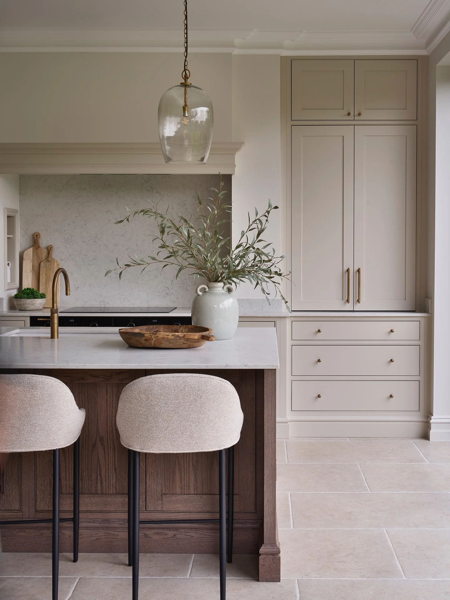 The first shots of our recently completed Beechwood project. Swipe across ⬅️. We are looking forward to sharing more of the professional shots over the coming weeks 🫶🏼
&bull;
Project - Beechwood
Architecture &amp; Interior Fit Out - @claire.totman.