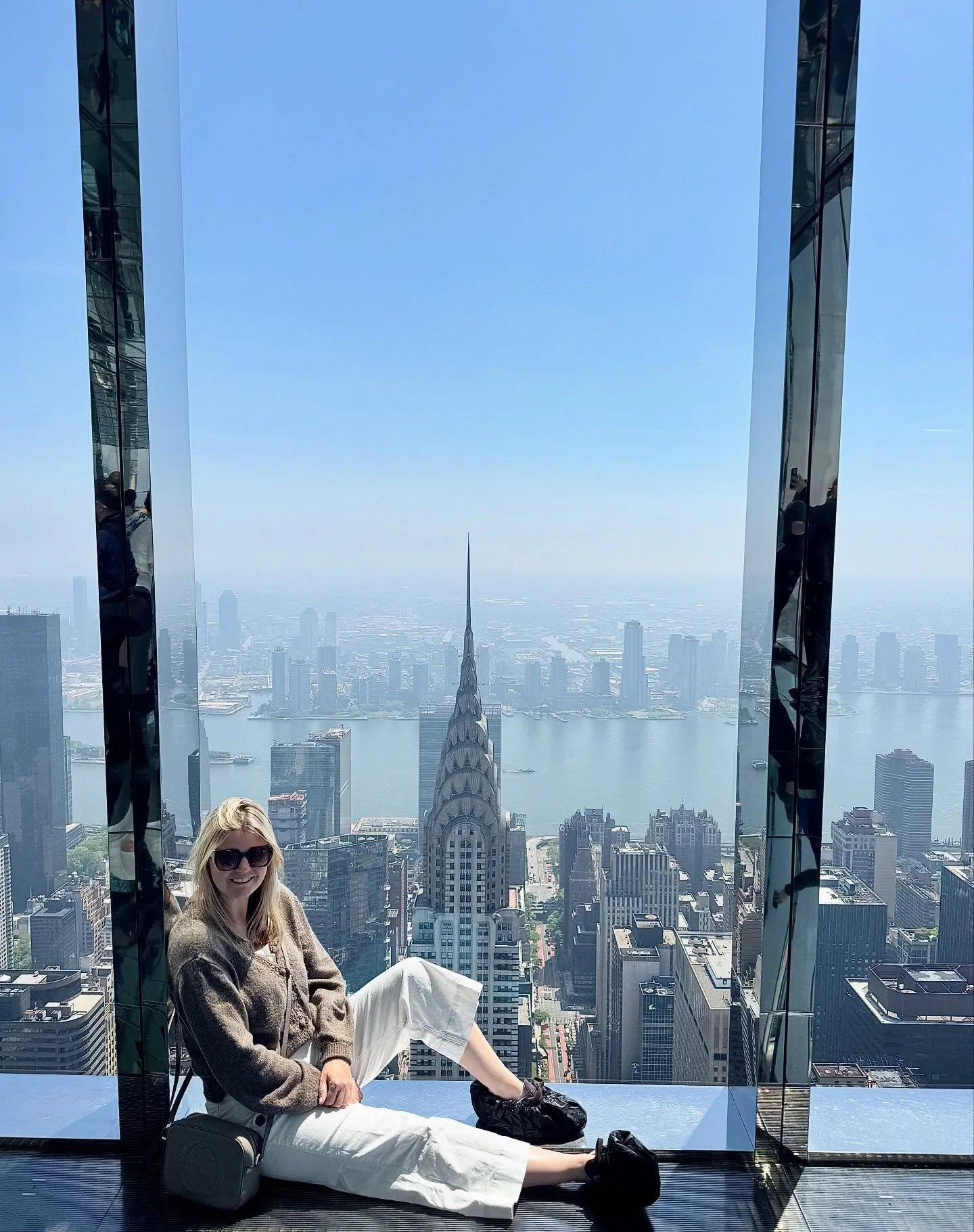 Wow, @summitov, the best way to see NYC. What an experience! Standing on the glass floor was terrifying though. I had to keep touching the glass to make sure it wasn&rsquo;t moving&hellip;🇺🇸🍎🗽☀️
&bull;
#newyork #summitnewyork #newyorkcity #cityvi