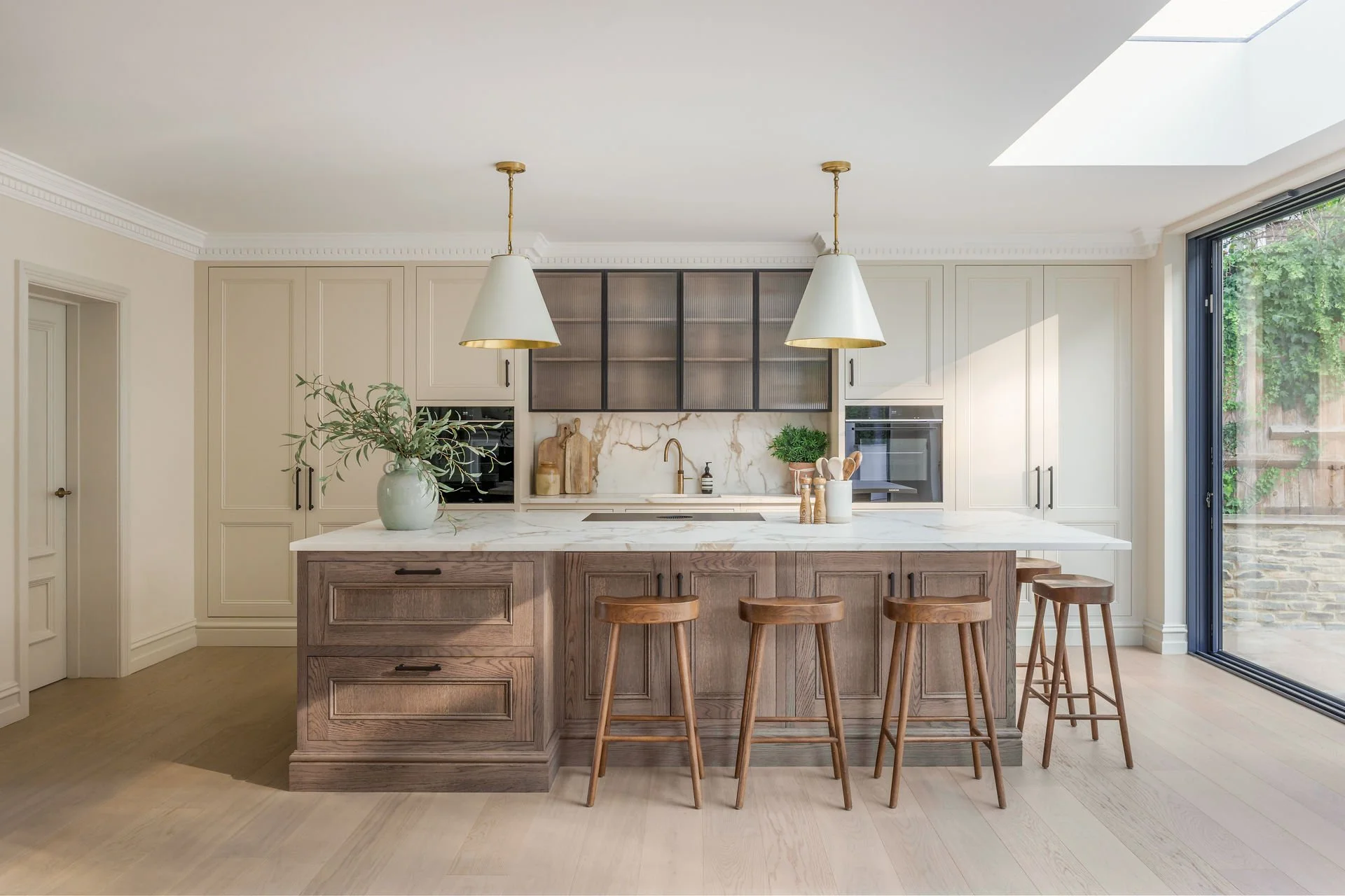 102604-WinchesterClose-ClaireTotmanDesign-RobinQuarrellePhotography-1.jpg