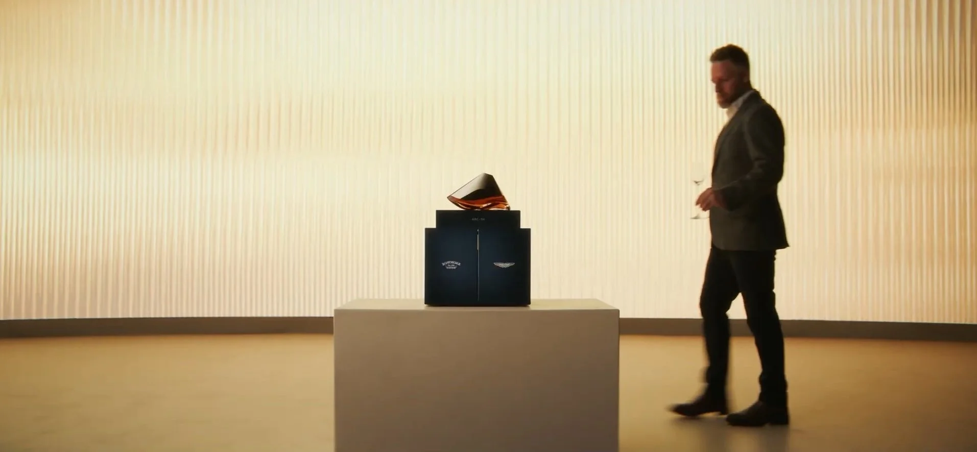 Bowmore & Aston Martin Unboxing