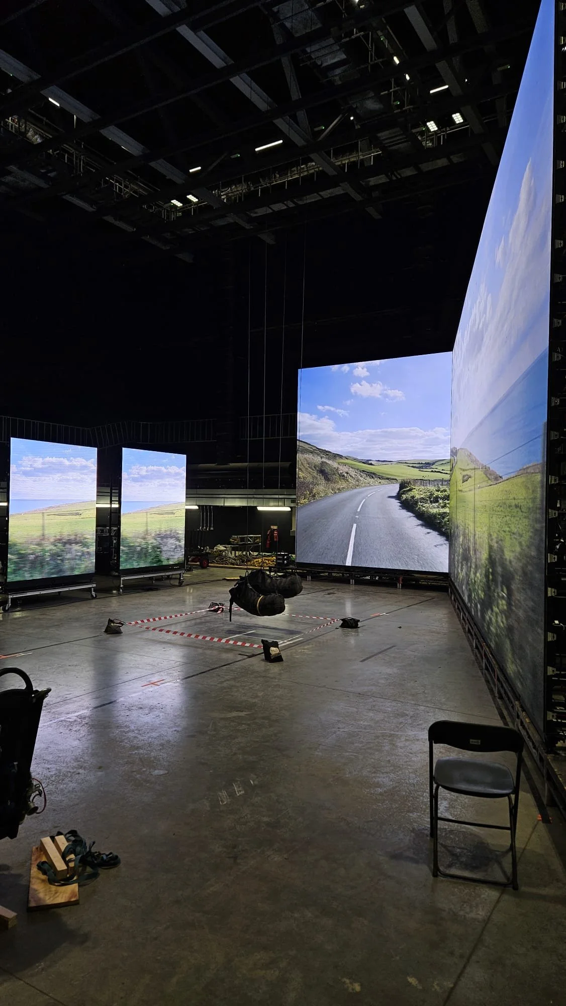 SKY MOBILE LED VOLUME SILVERTOWN STUDIO 1.JPG