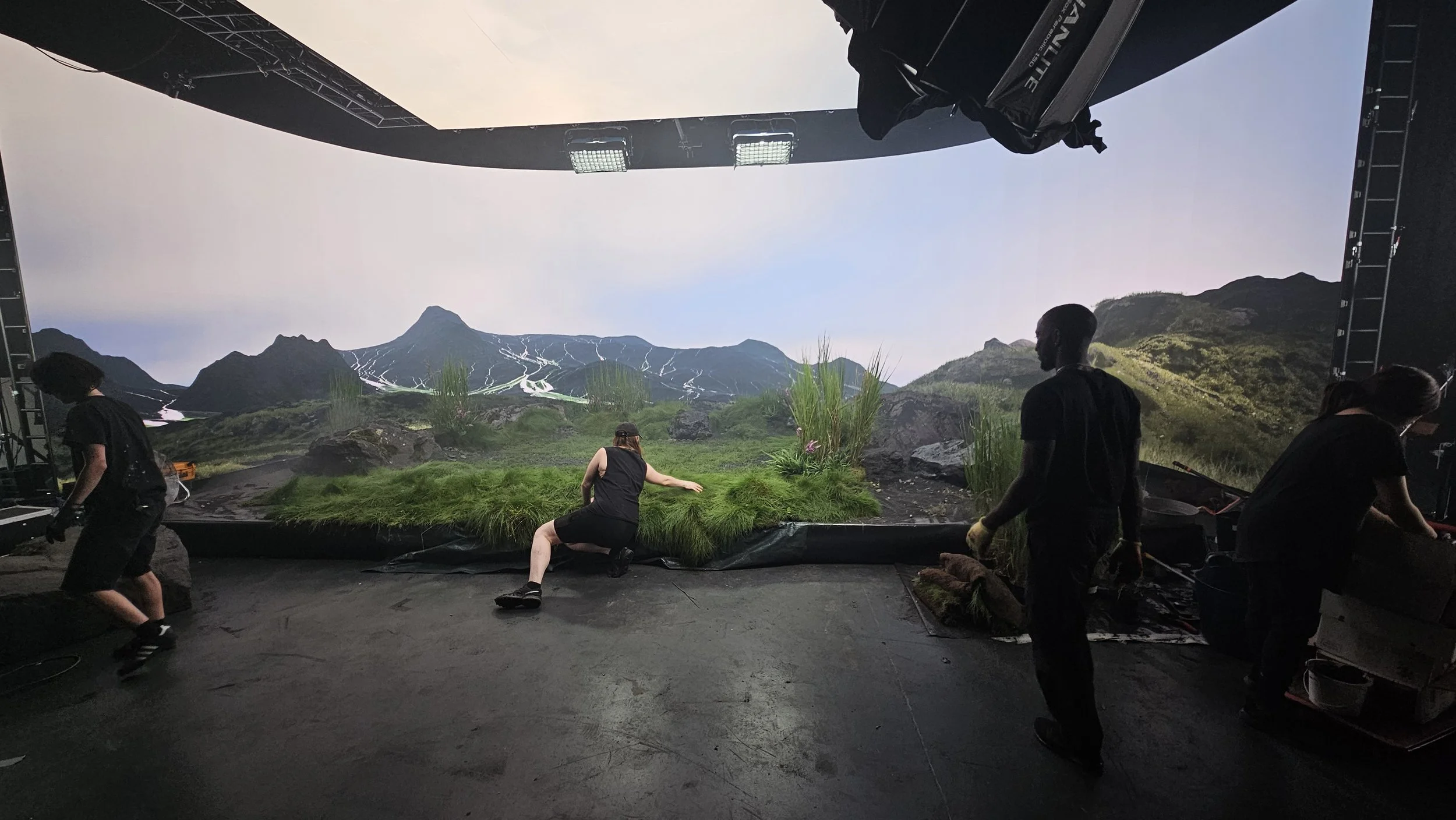 REISS FASHION SHOOT - LED VOLUME.jpg