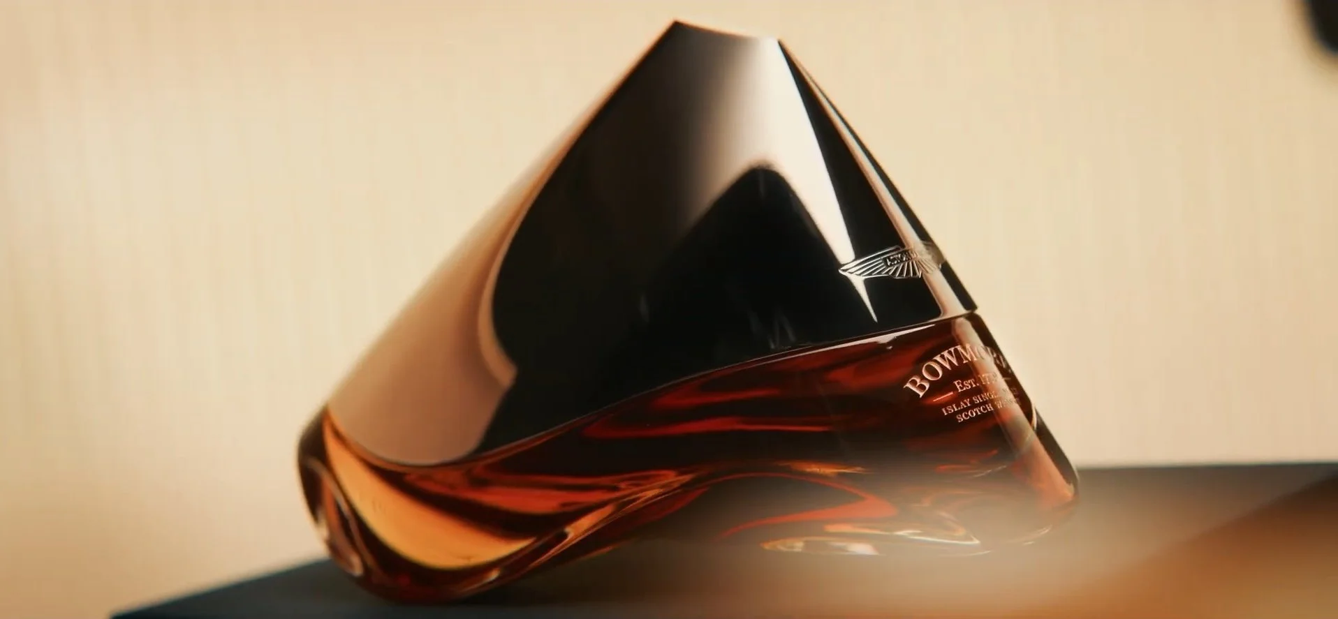 Bowmore & Aston Martin Unboxing