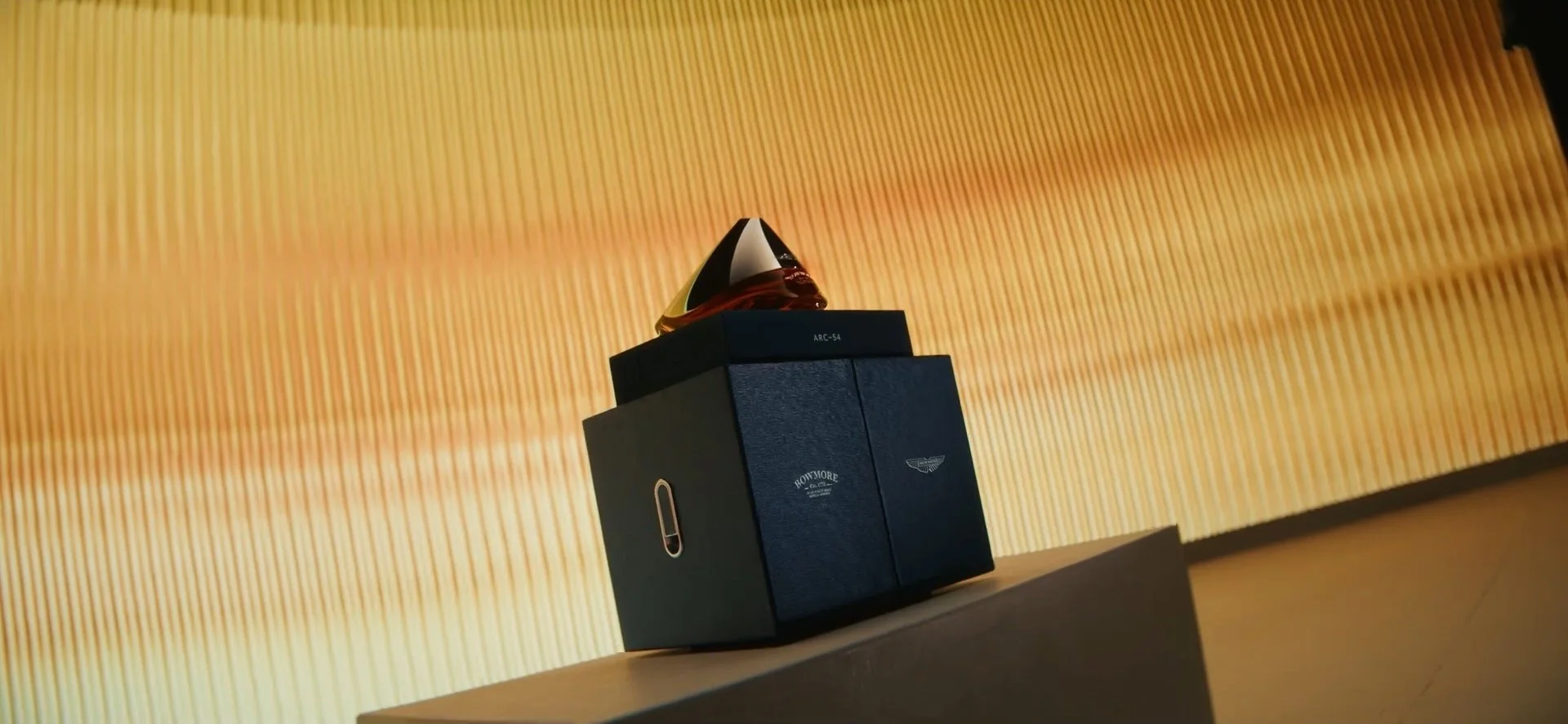 Bowmore & Aston Martin Unboxing