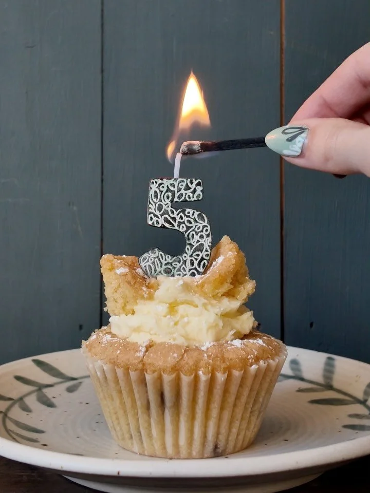 5 years in business! 🎂

I made some butterfly cakes to celebrate (delicious 🦋). From starting out during covid on my parents landing to now, I&rsquo;ve learnt a lot, grown as a person, travelled up and down the country selling my work and it&rsquo;