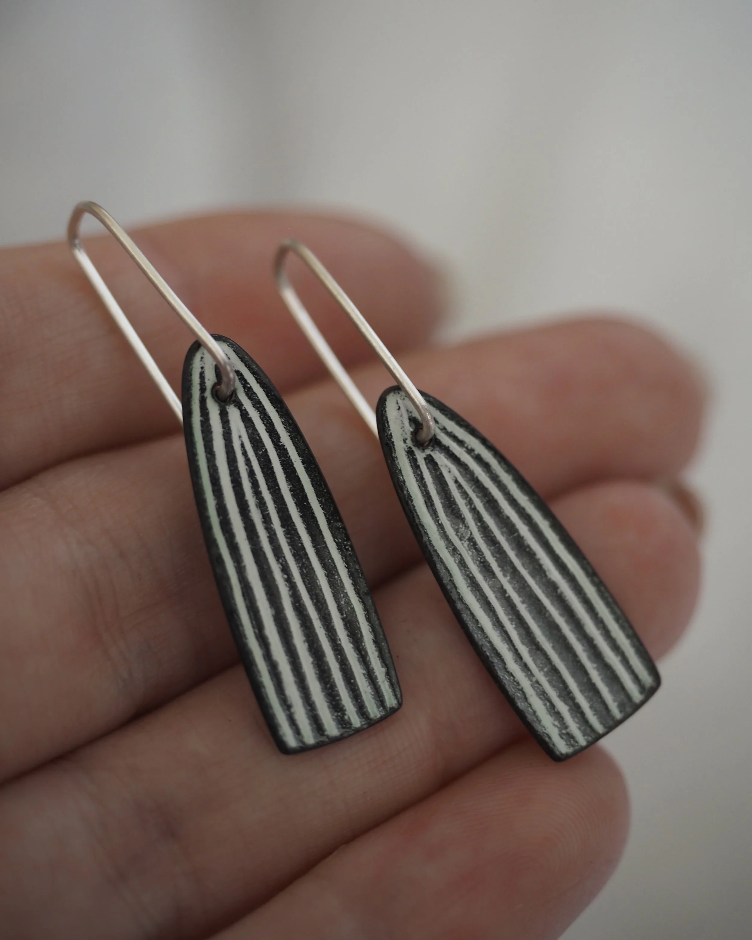 Sophie Victoria Anderson Elora earrings mini 5.JPG