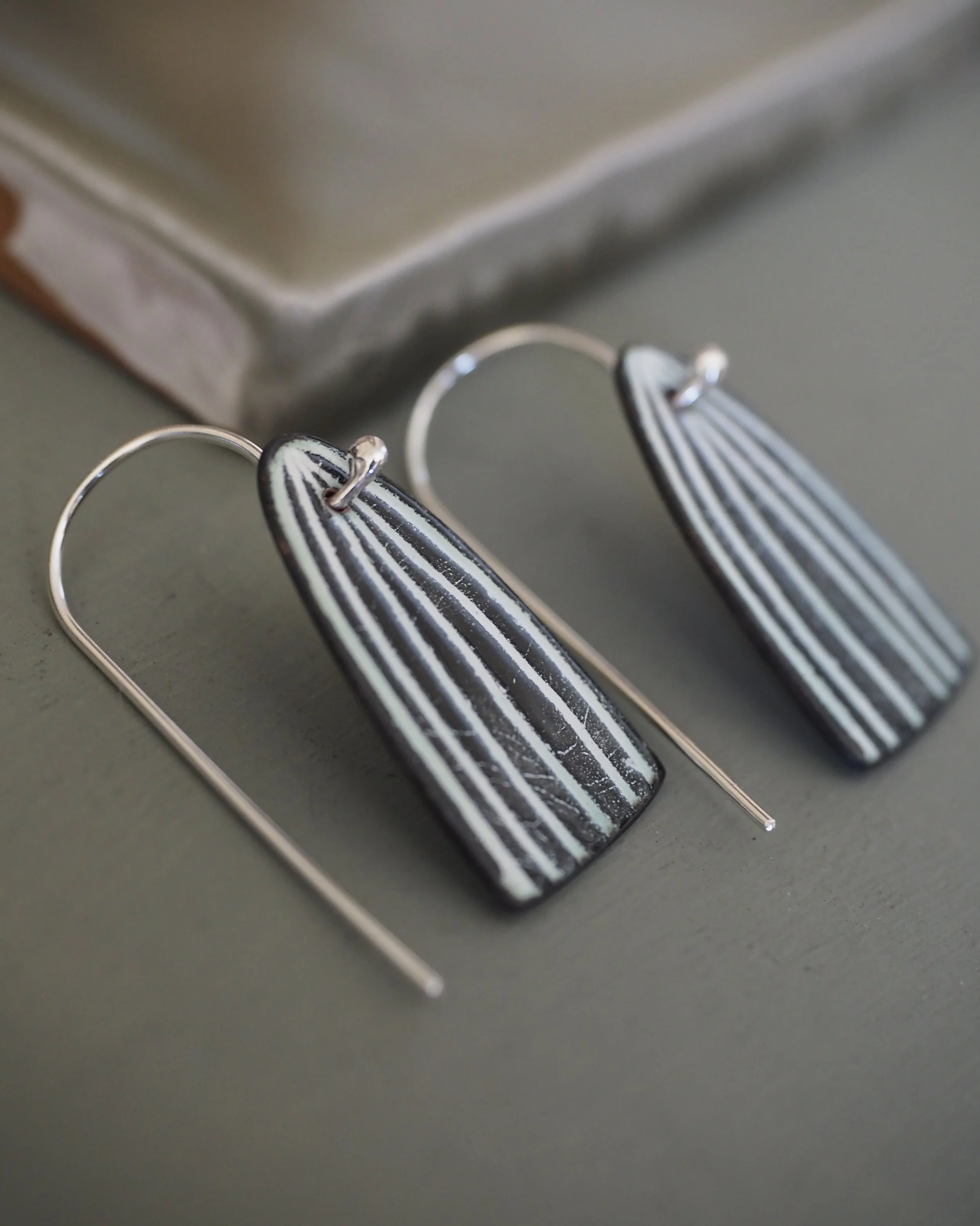 Sophie Victoria Anderson Elora arch earrings 2.JPG