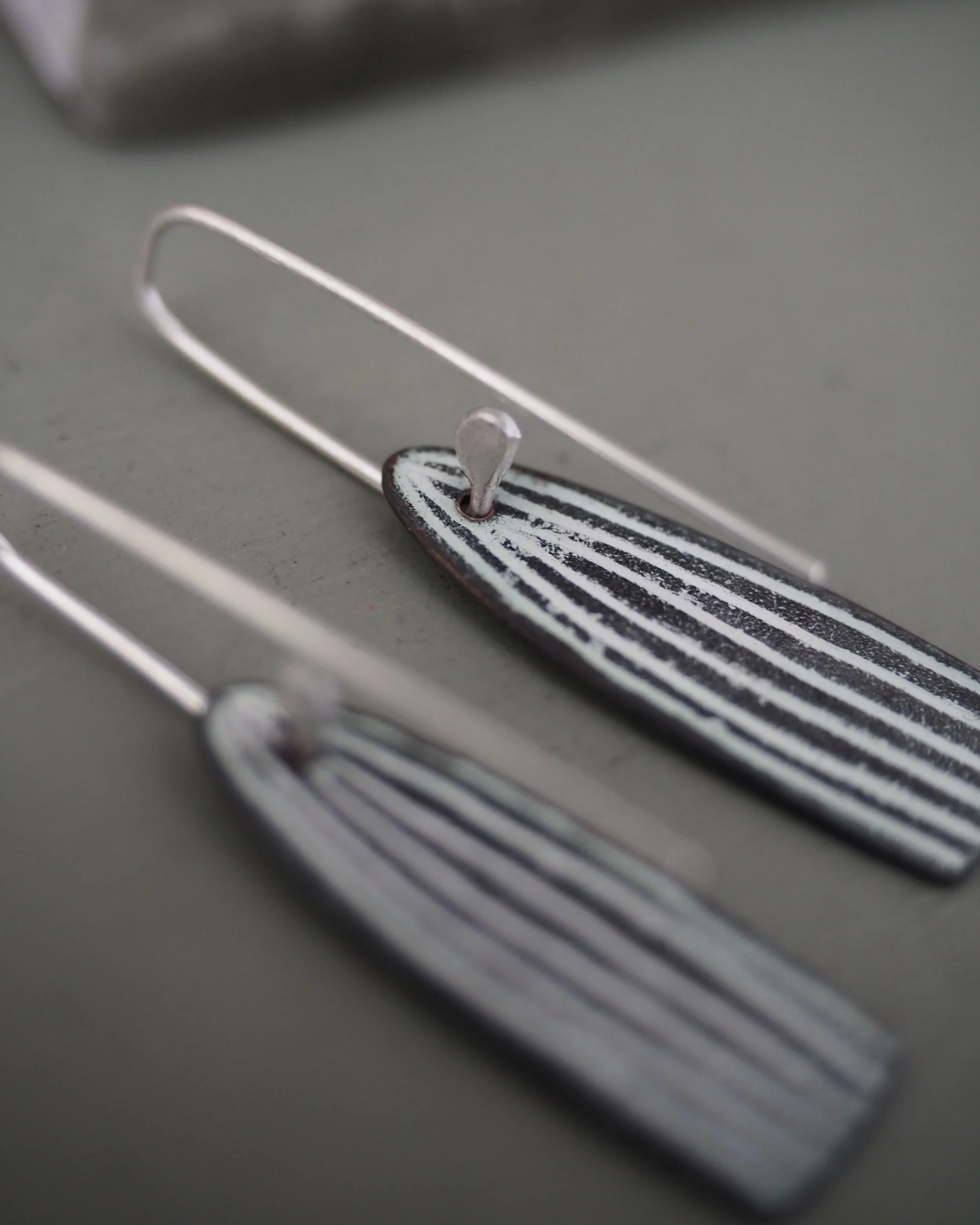 Sophie Victoria Anderson Elora earrings mini 4.JPG