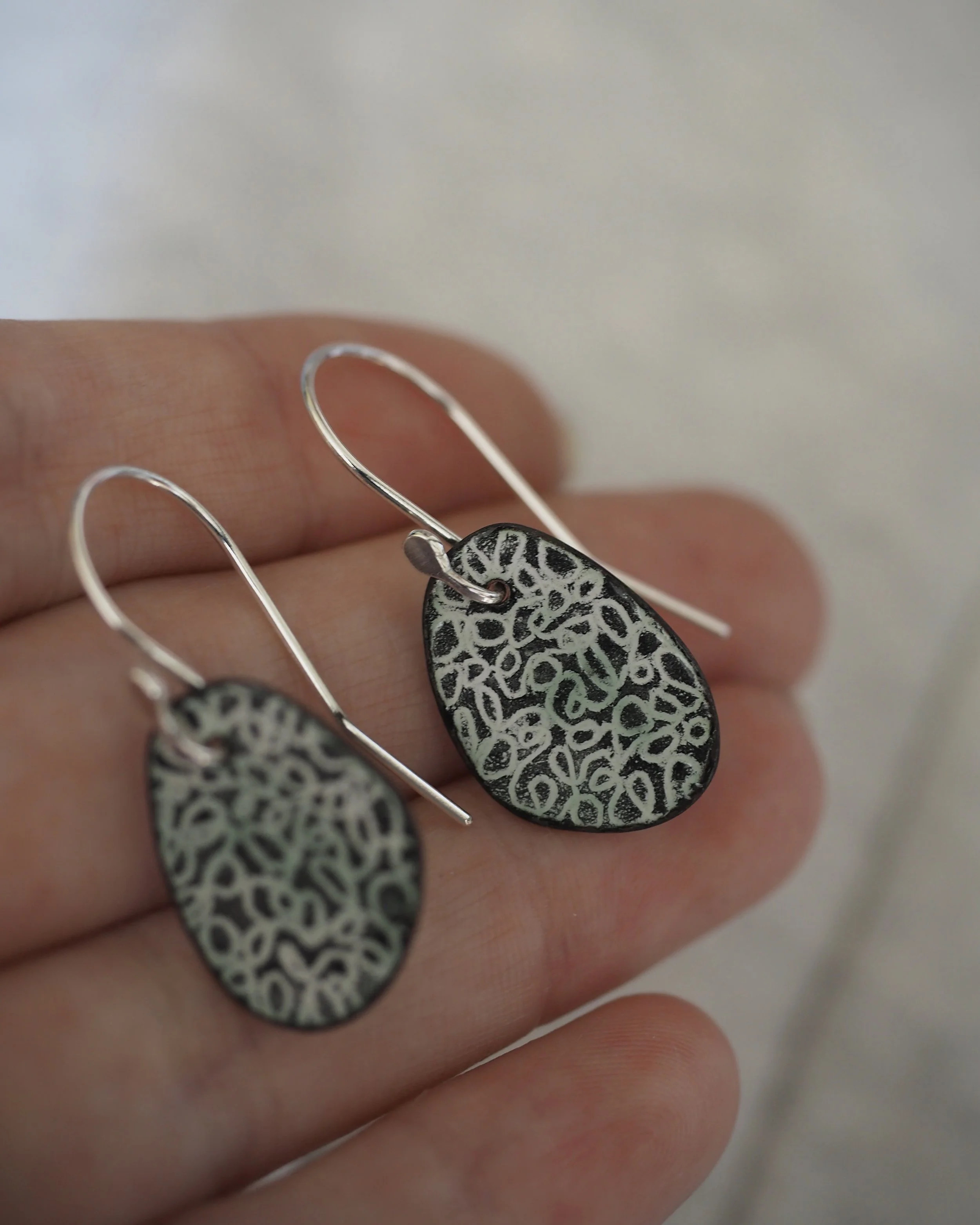 Sophie Victoria Anderson Pebble hook earrings mini green 2.JPG