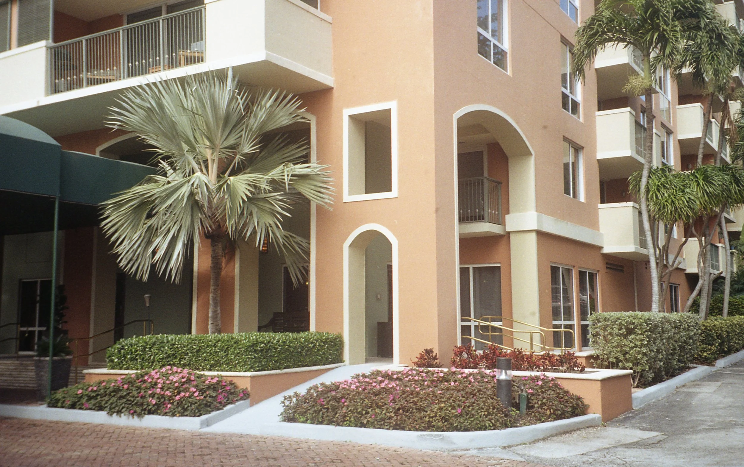 Pocket pentax387.jpg