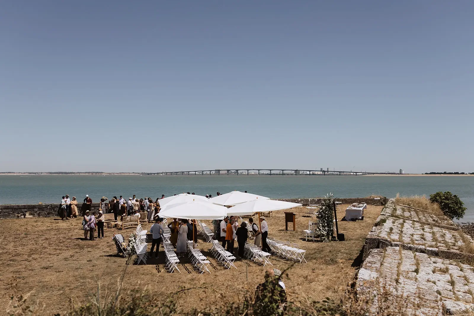 mariage-cyril-matthieu-28-juin-2025-fort-de-la-pree-mg-events-nicolas-bellon-photographe-ile-de-re-32.webp