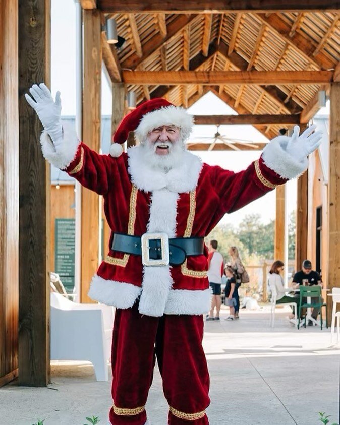 🎅🏼 🎁 🎄 Santa moved and we want to make sure you have his new address for those Christmas cards. 🎄🎁 🎅🏼 

@wonderfuss is teaming up with @terrace.btc at @belhaventowncenter this year for Santa&rsquo;s Guest House Experience.  I can&rsquo;t wait