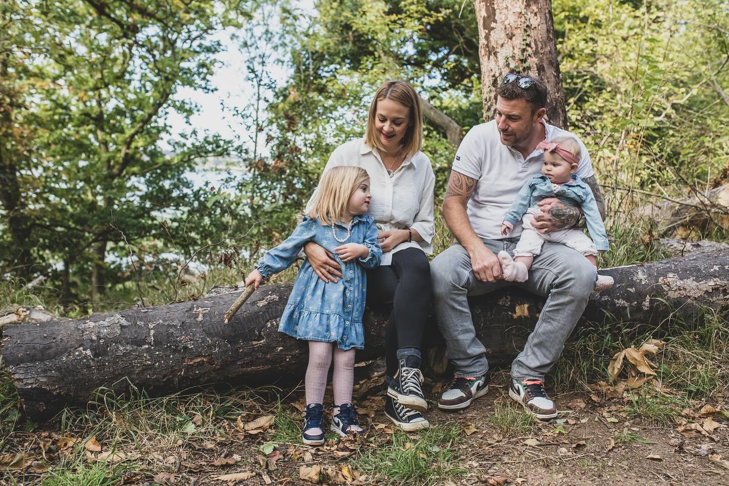 I have some weekend availability left in my diary during May &amp; June for family or couple sessions. 
 
Drop me a message if you&rsquo;d like to book a session 📷 
 
These were taken in a short walk around the woodland at Orwell country park. We ca