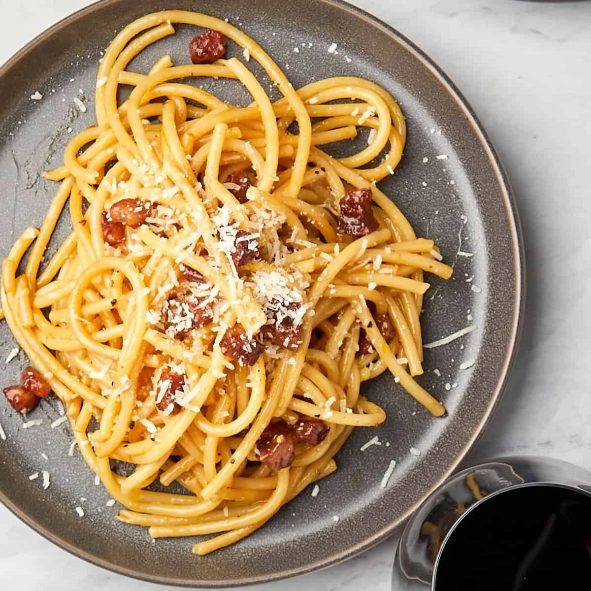 https://casualepicure.com/wp-content/uploads/2022/09/pasta-carbonara-with-guanciale-10.jpg