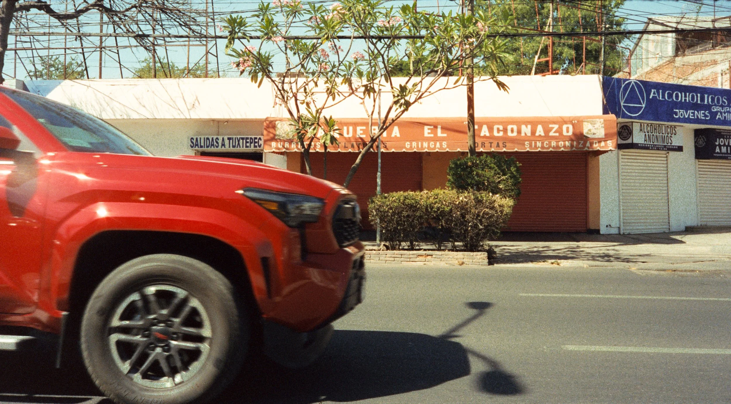 Kollektiv_Oskar-xlongbey-Analog-Streetphotography-20250414-17-41-Wiederfaenger-015.jpg