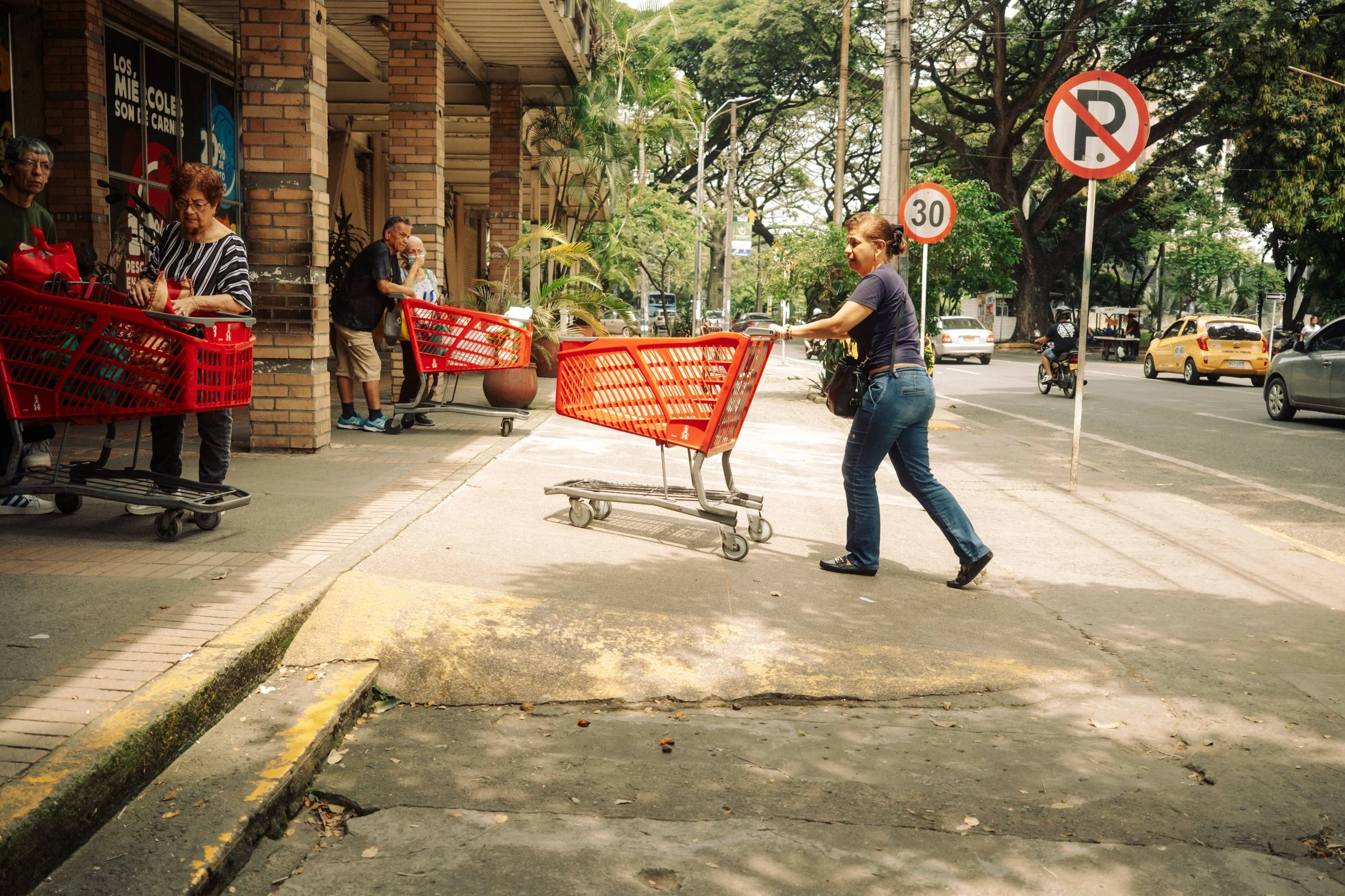 Kollektiv_Oskar-Xlongbey-Streetphotography-Colombia20260212-18-48-DSCF2610.jpg