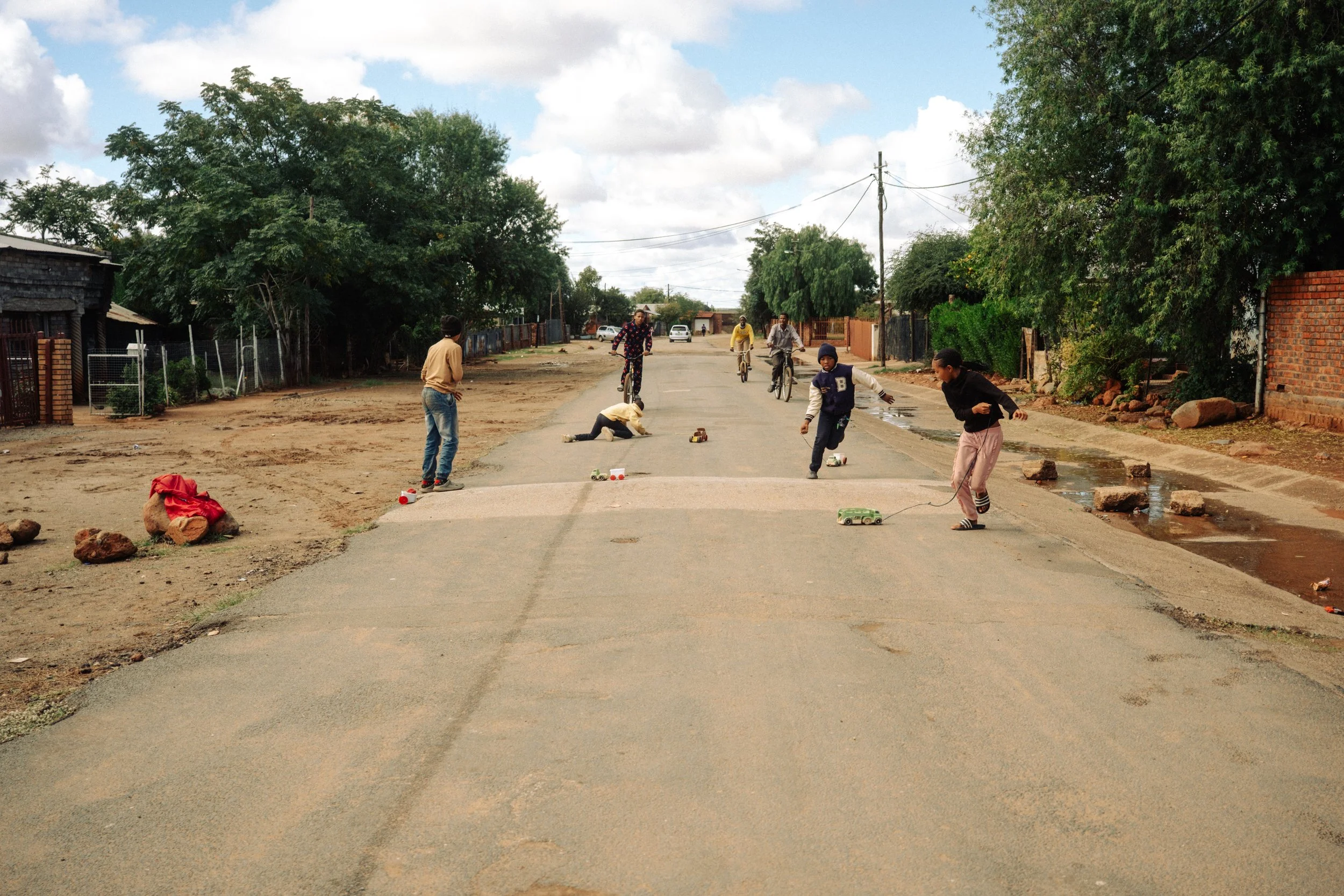 Kollektiv_Oskar-Xlongbey-Simon-Tolnai-Streetphotography20260501-11-14-DSCF0641.jpg