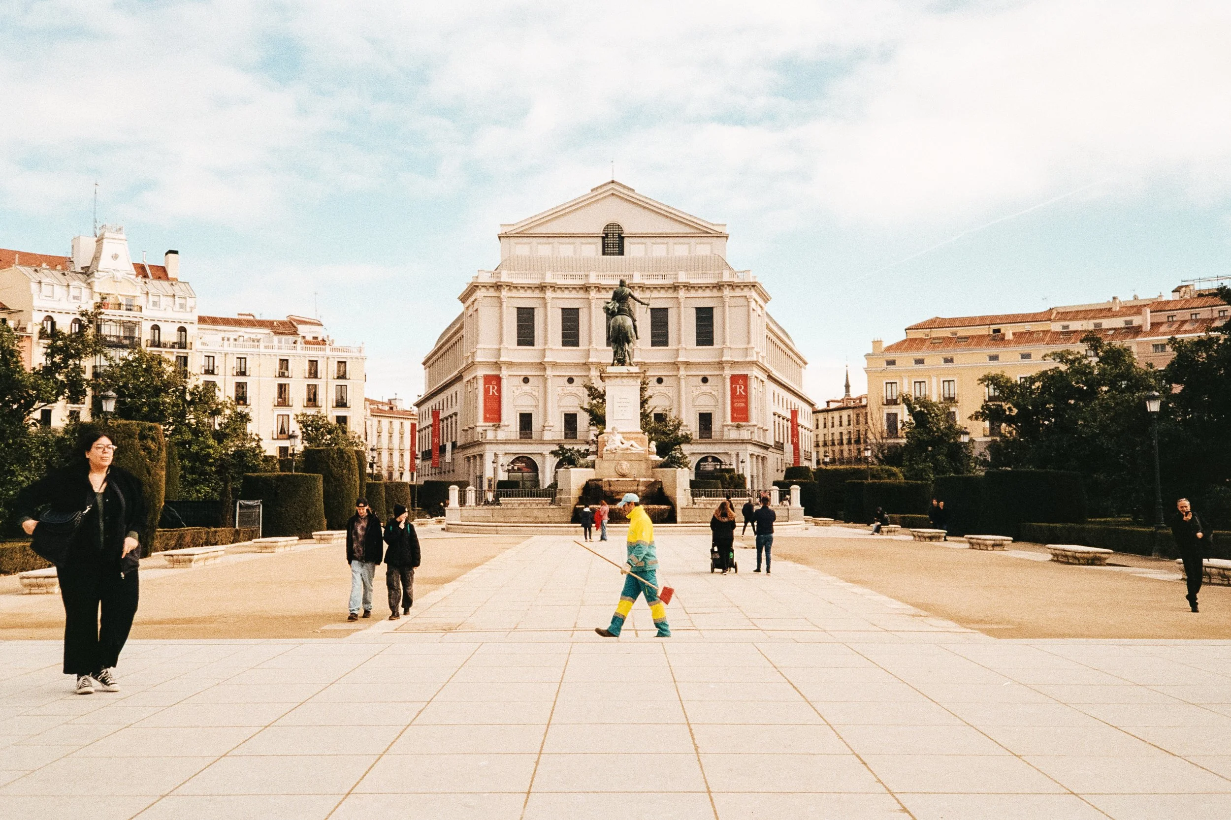 Kollektiv_Oskar-xlongbey-Analog-Streetphotography-20250414-16-53-Wiederfaenger-032.jpg